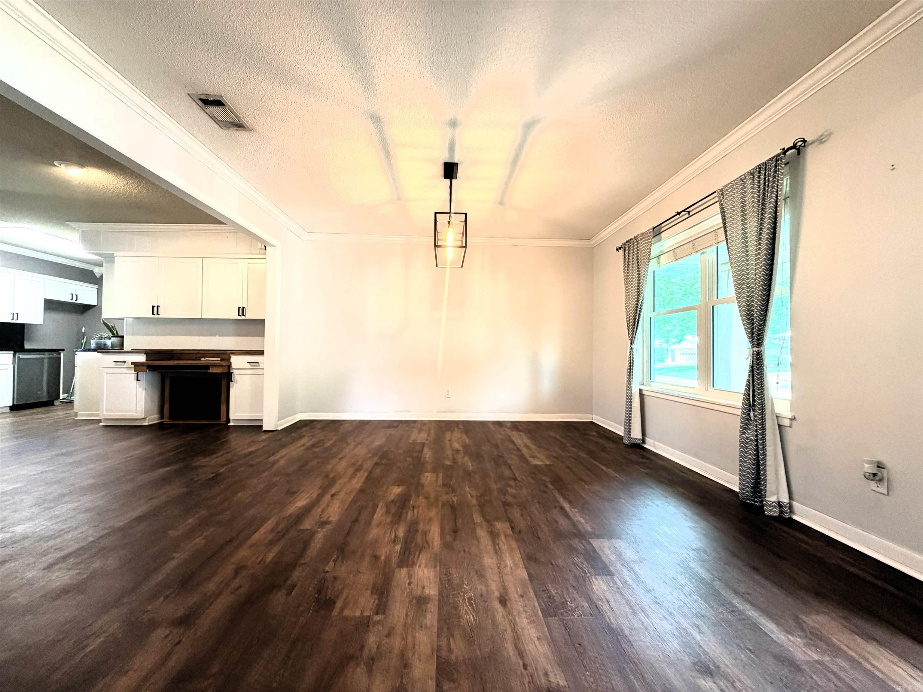 1511 Leona Drive Property Photo 4