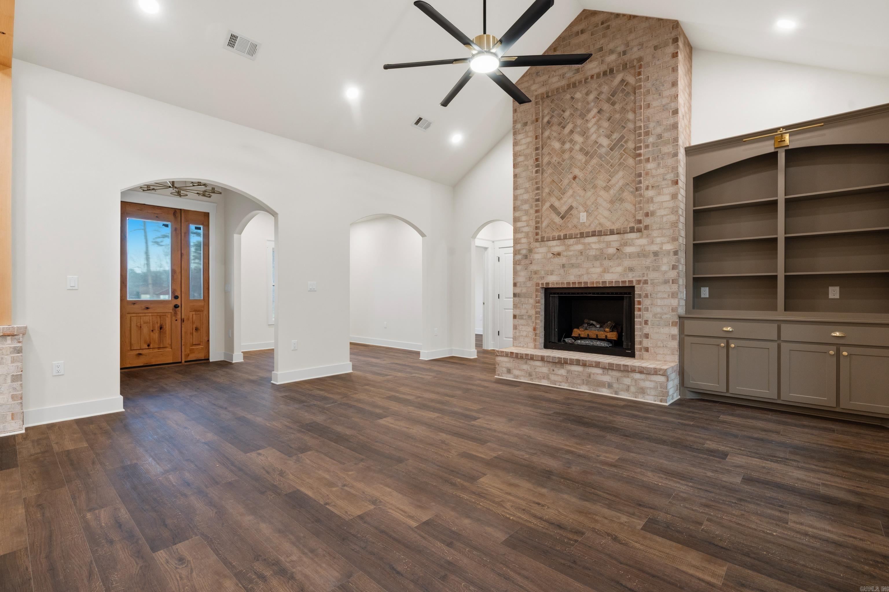 271 Frontier Trail Property Photo 6