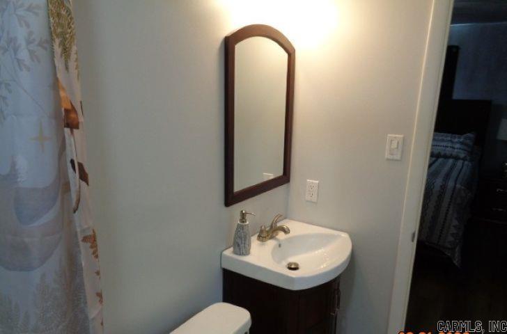 15808 Chicot Road Property Photo 14