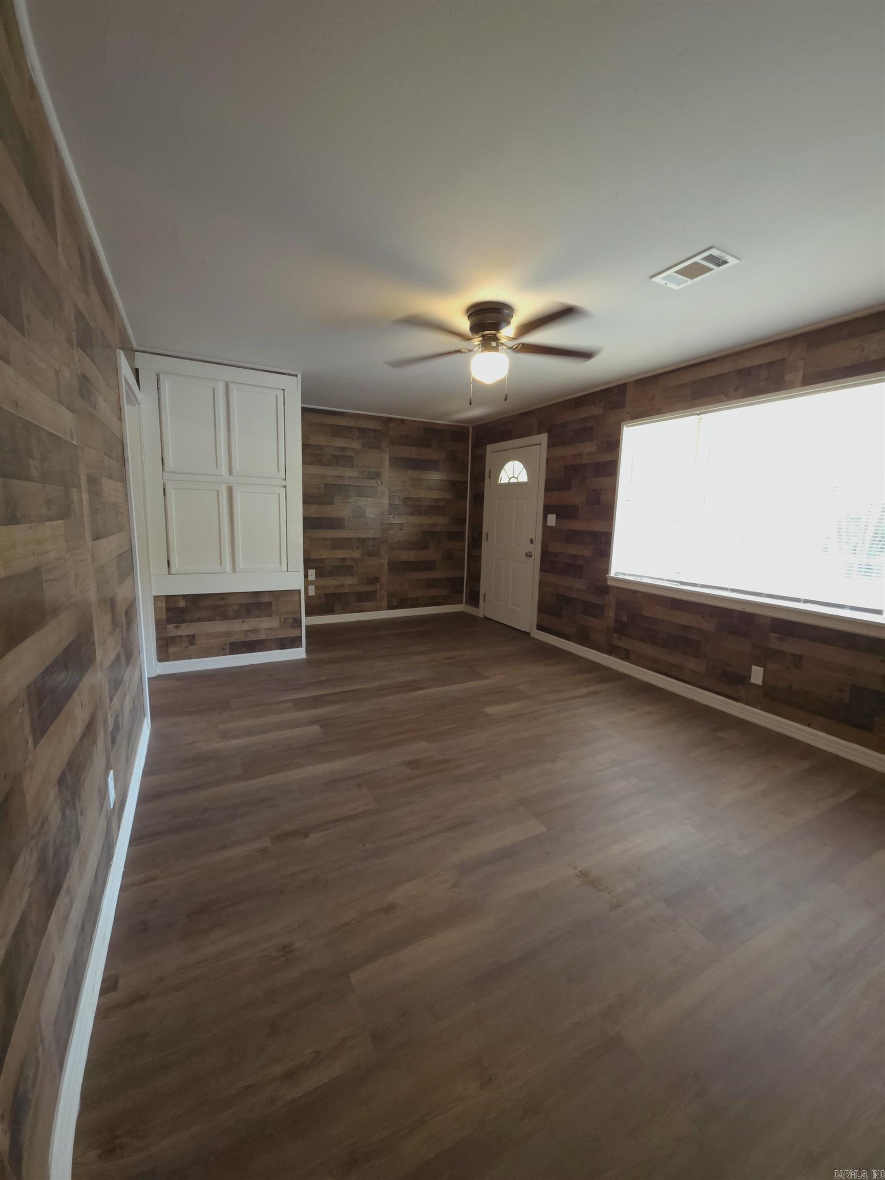 507 S Jackson St Property Photo 3