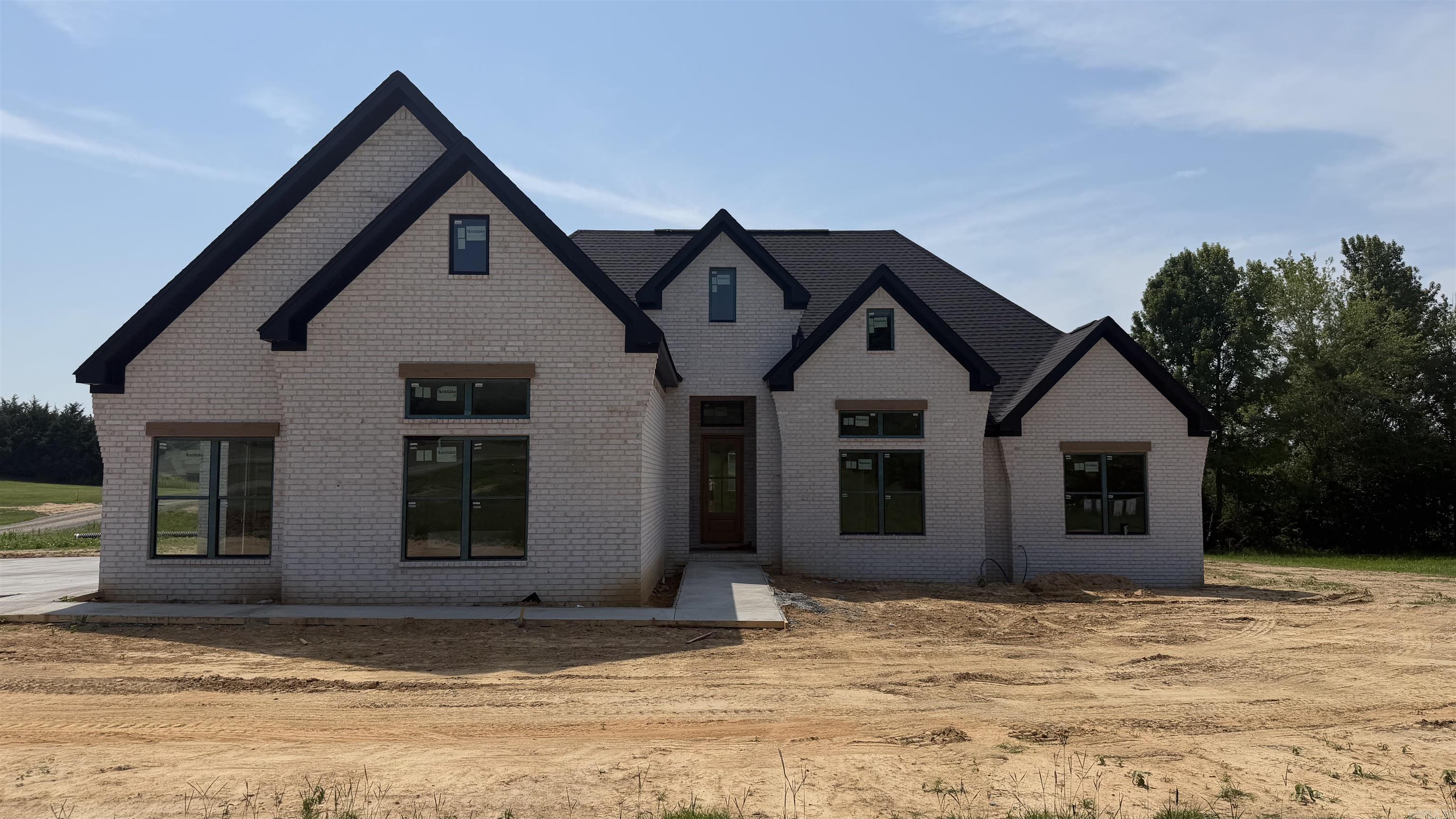 137 Arrowhead Rd Property Photo 1