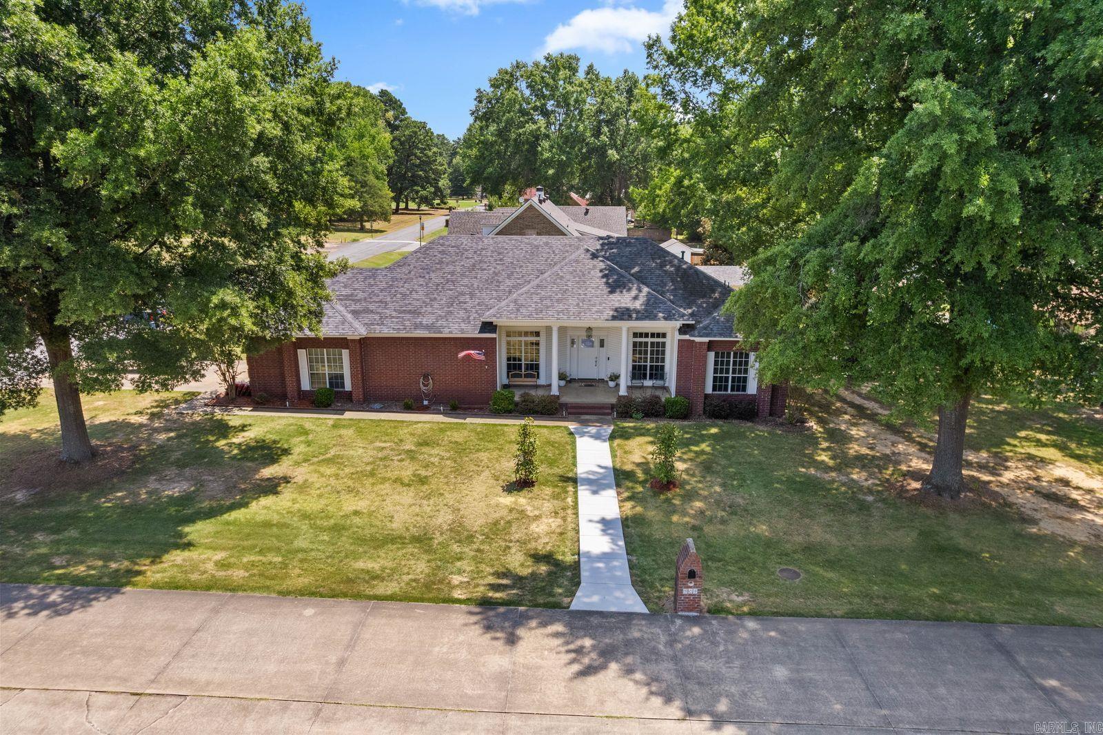 504 Brandon Dr. Property Photo 3