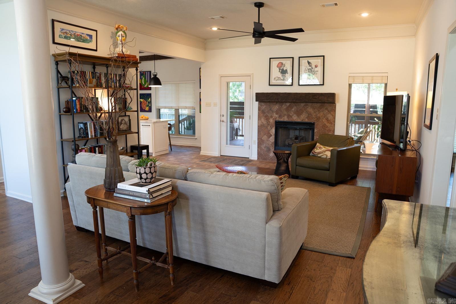 885 Copperfield Cv Cove Property Photo 3