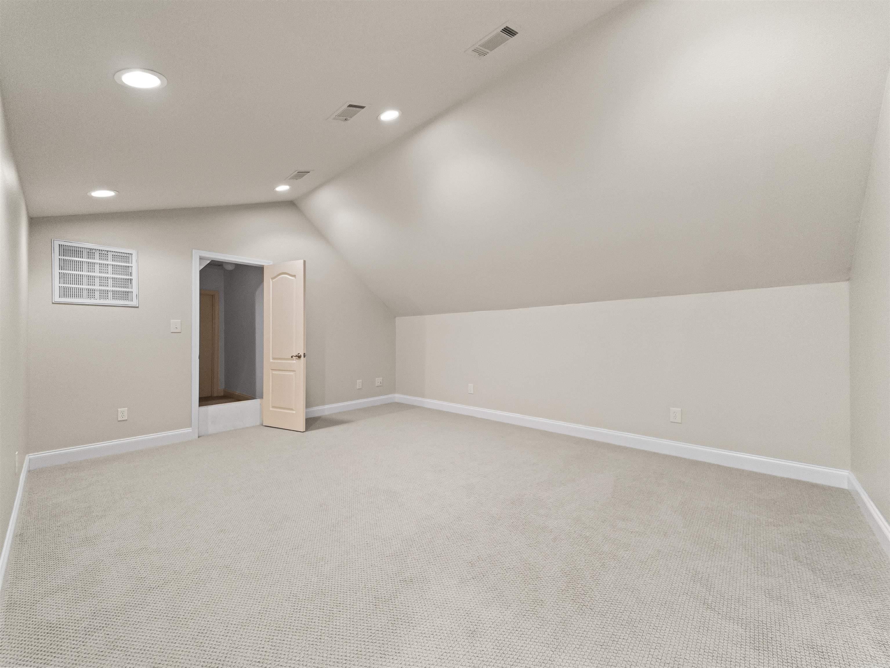 185 Hillside Place Property Photo 32