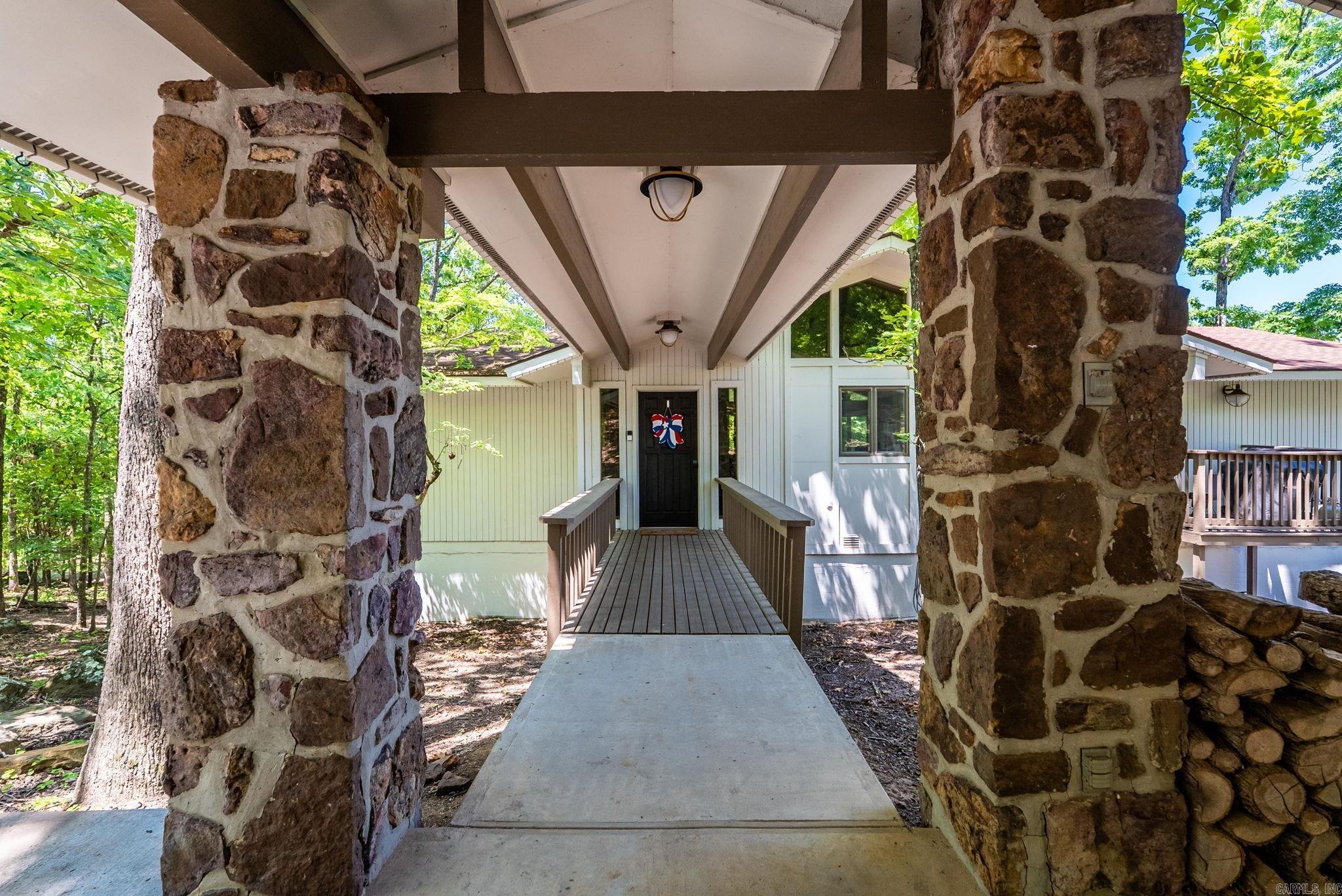 513 Stony Ridge Rd Property Photo 2