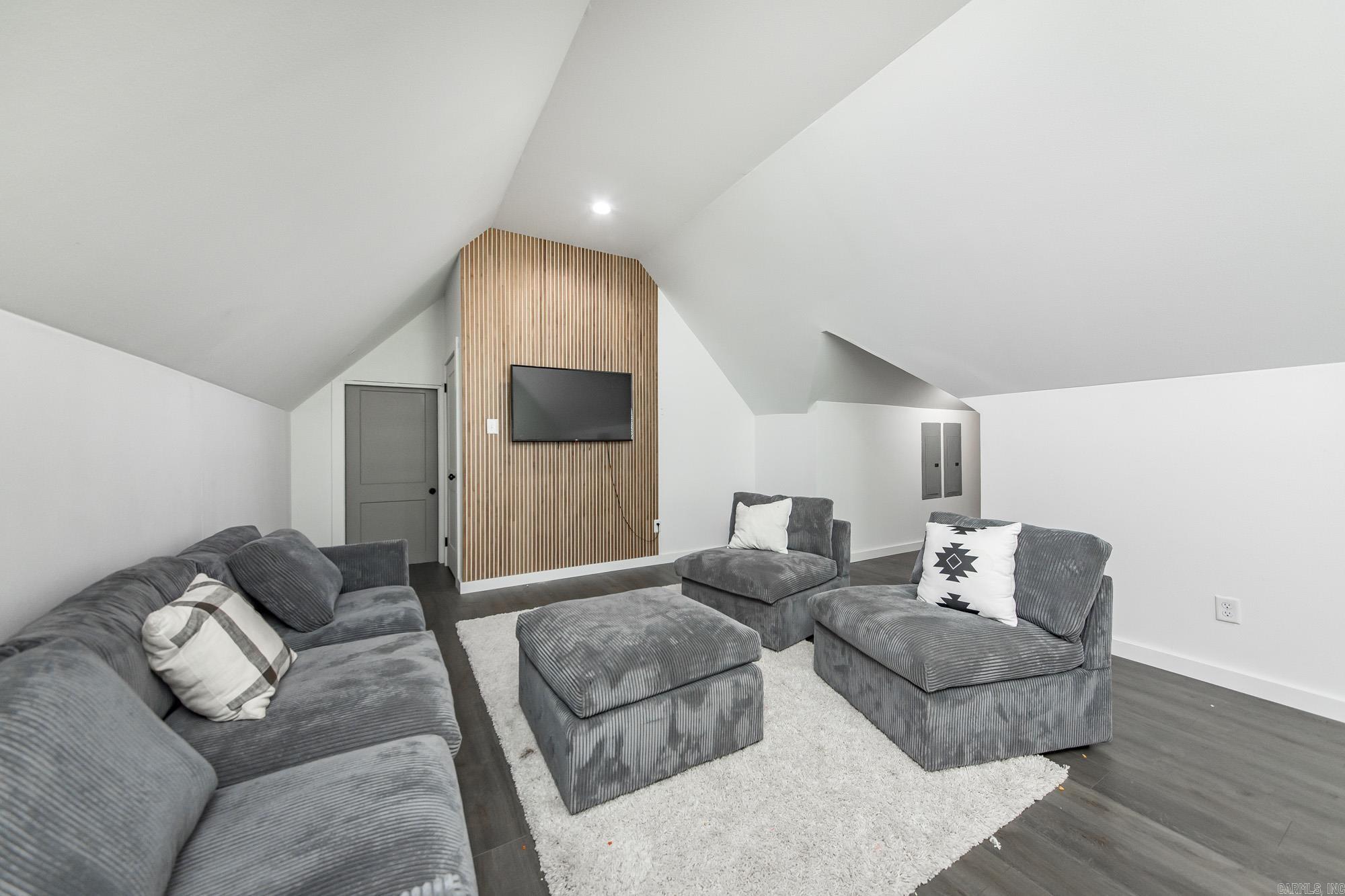 226 Hay Meadow Cove Property Photo 18