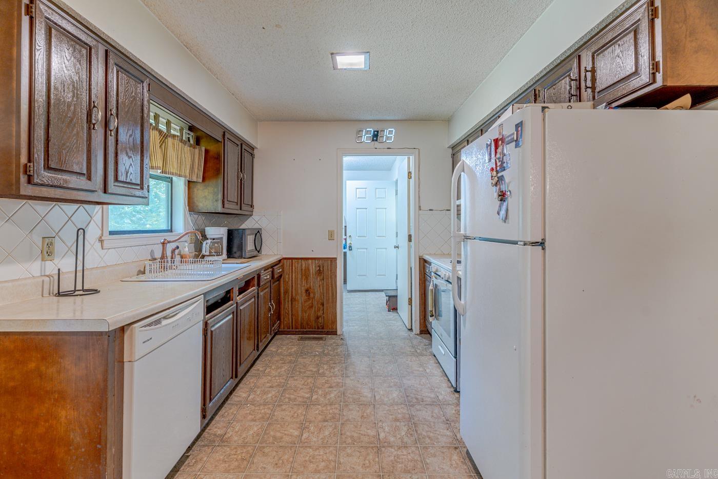 1135 Meadowcrest Drive Property Photo 10