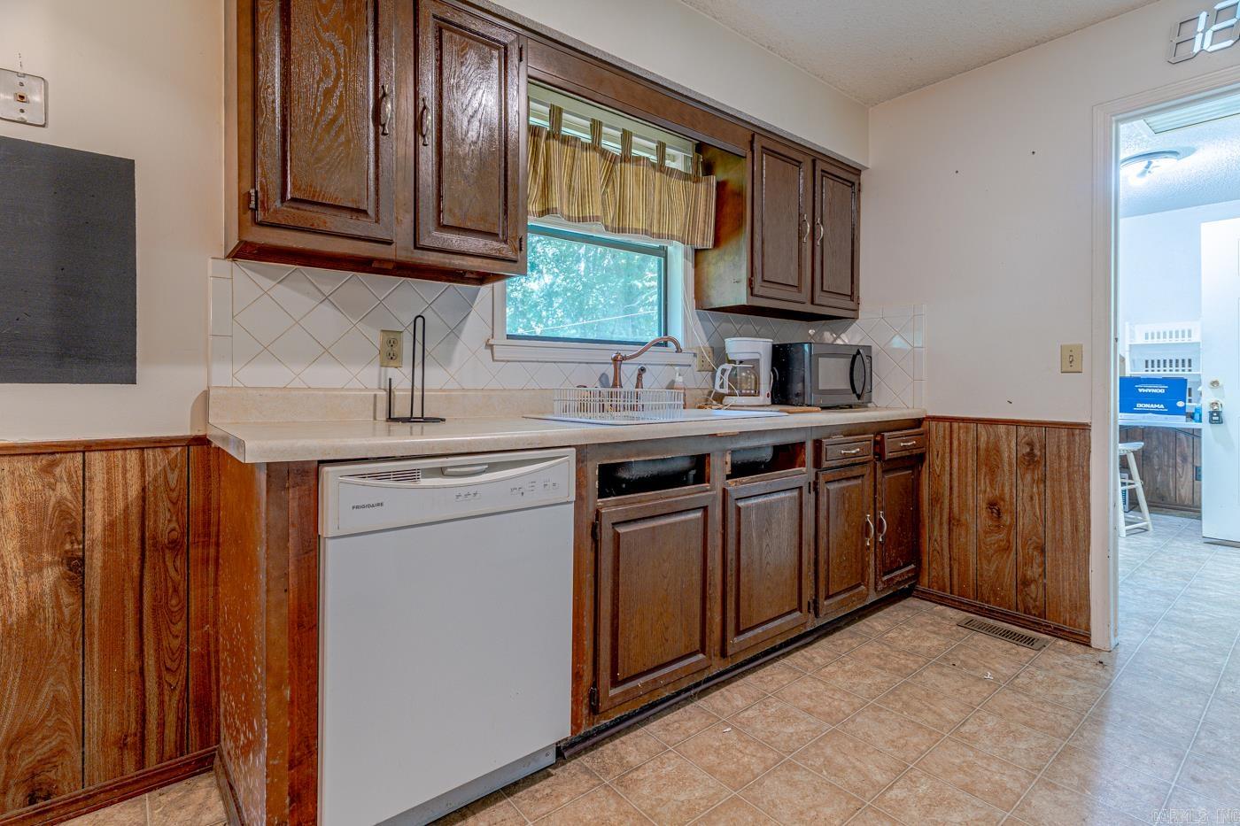 1135 Meadowcrest Drive Property Photo 12