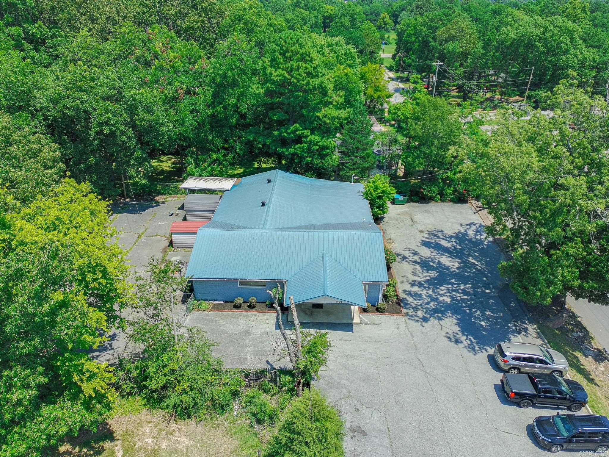 906 E Matthews Avenue Property Photo 28