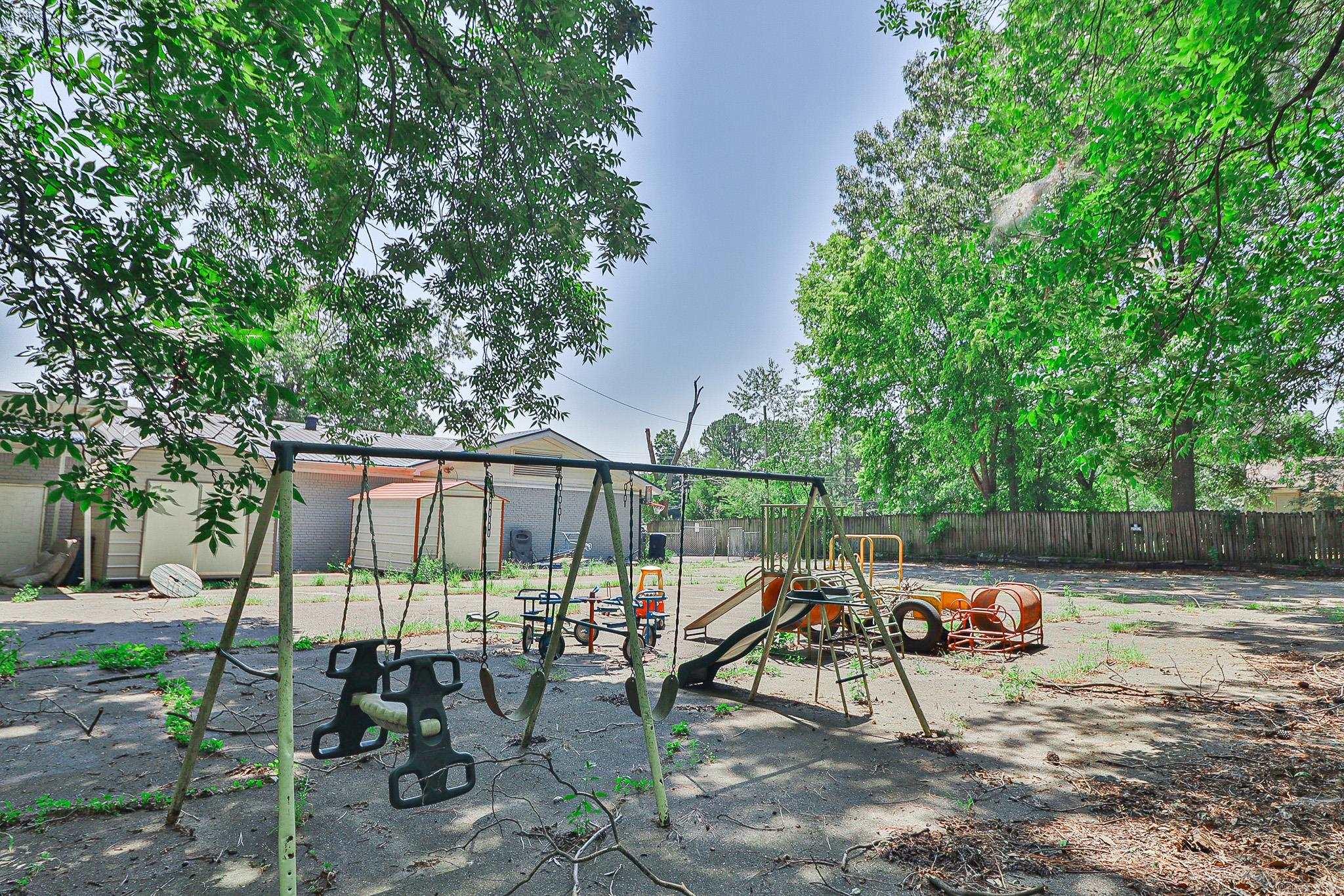 906 E Matthews Avenue Property Photo 39
