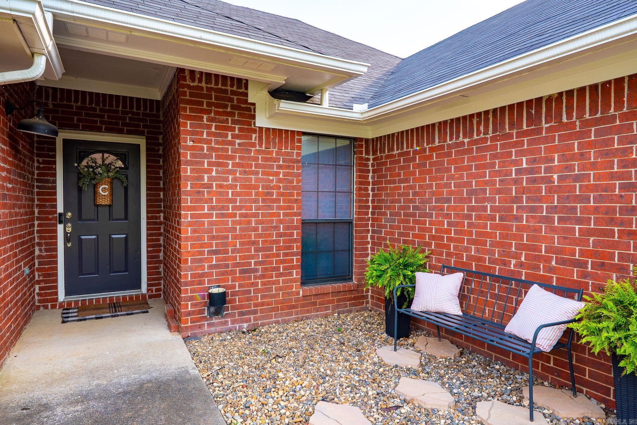 2445 Sharpe Circle Property Photo 4