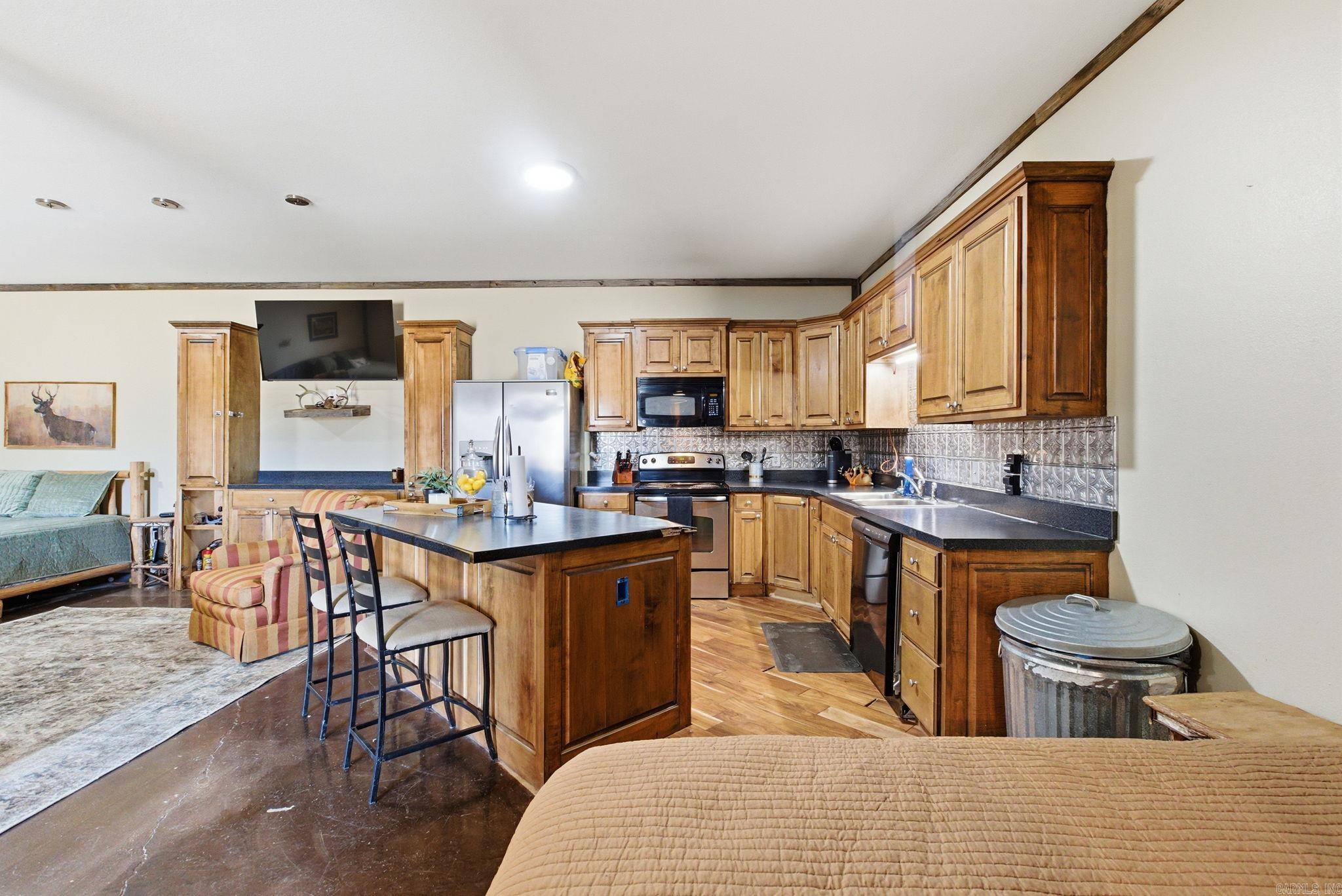 1003 Wildwood Cove Property Photo 9