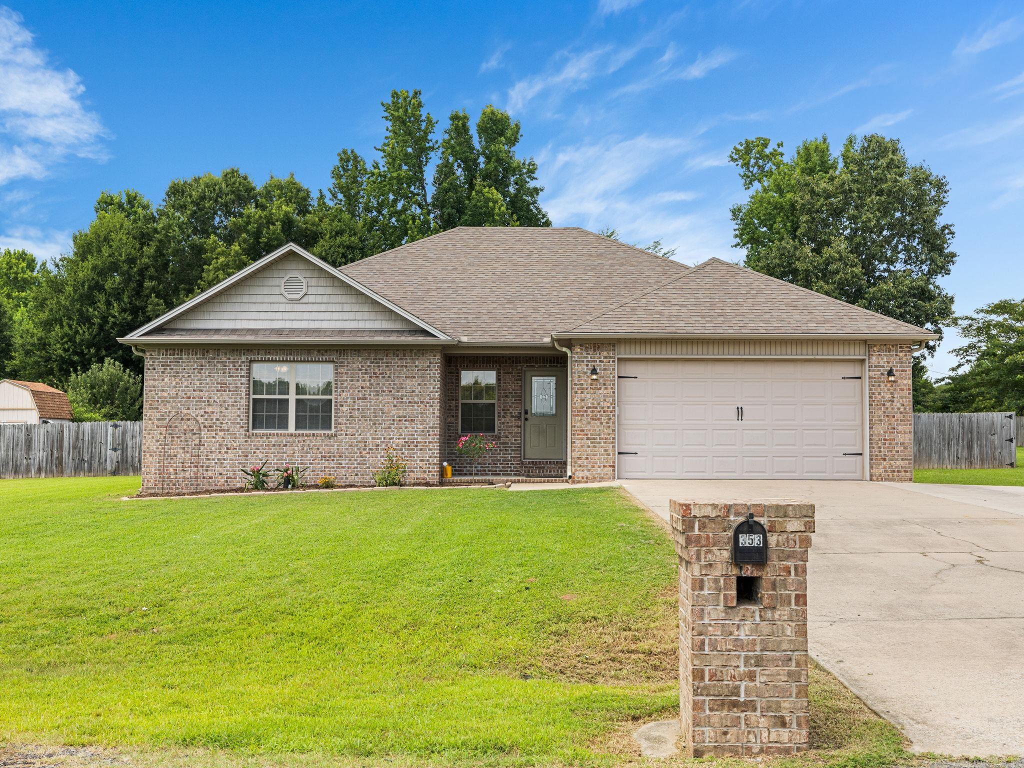 353 Cinel Loop Property Photo 1