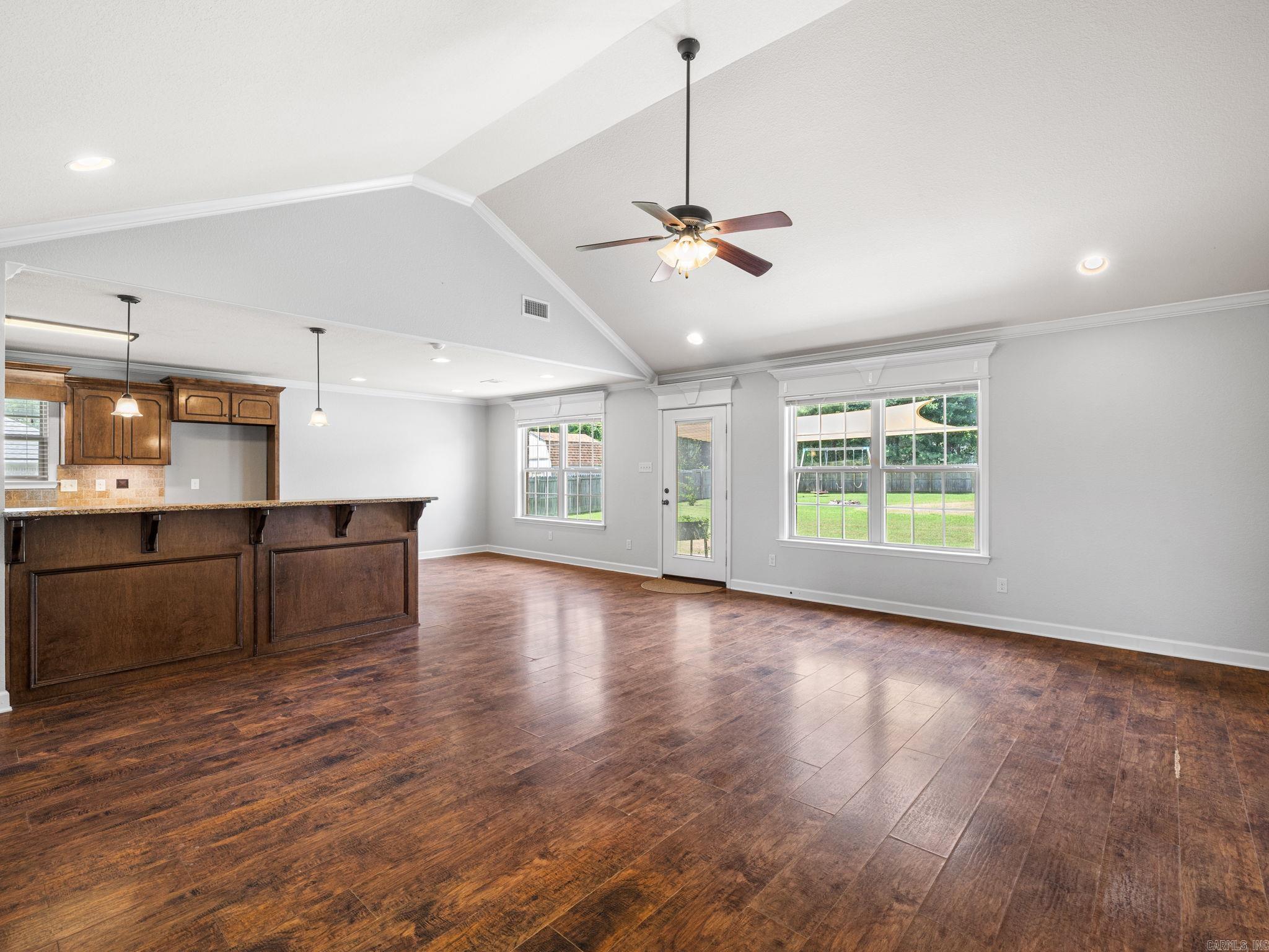 353 Cinel Loop Property Photo 8