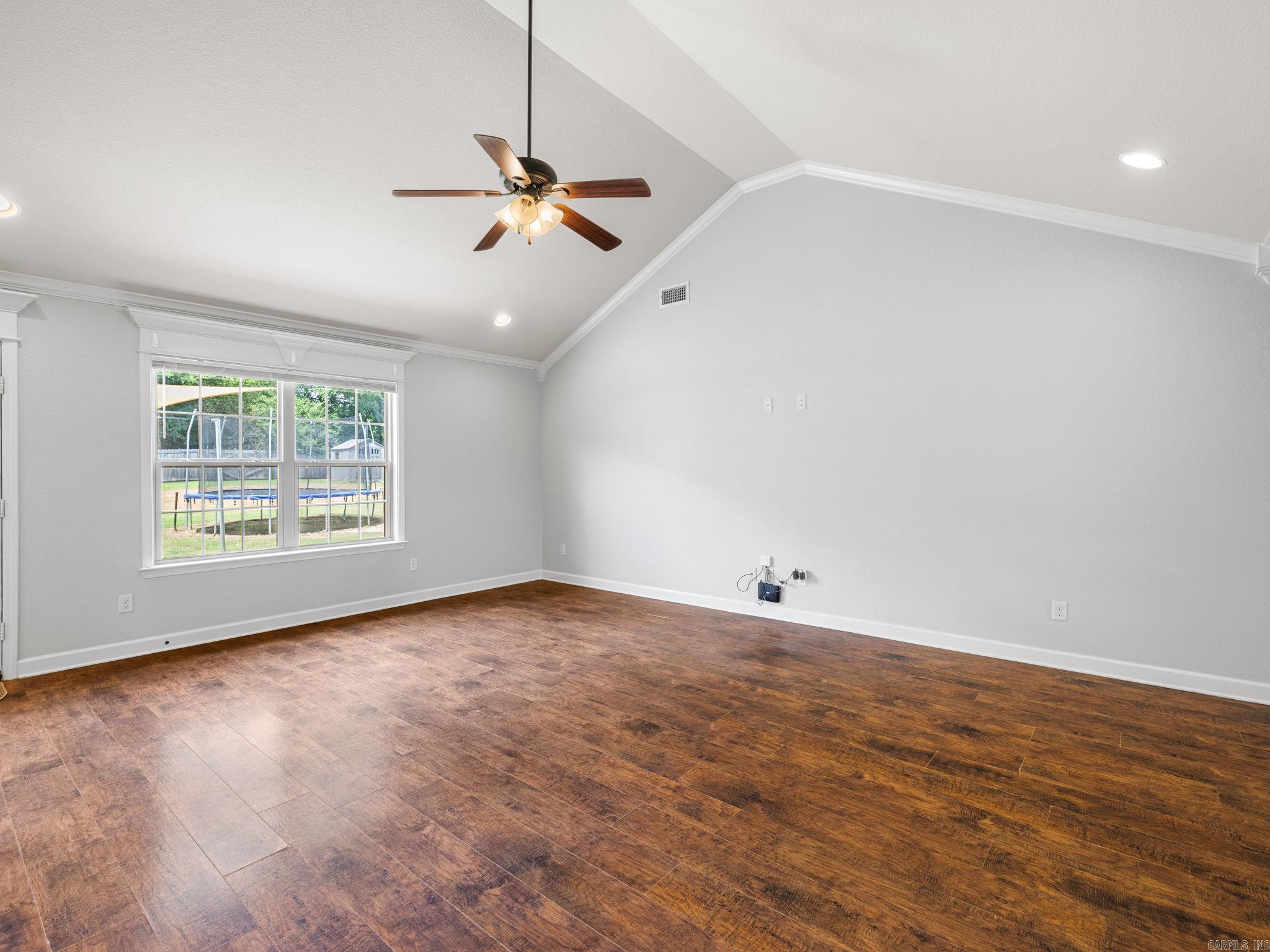 353 Cinel Loop Property Photo 10