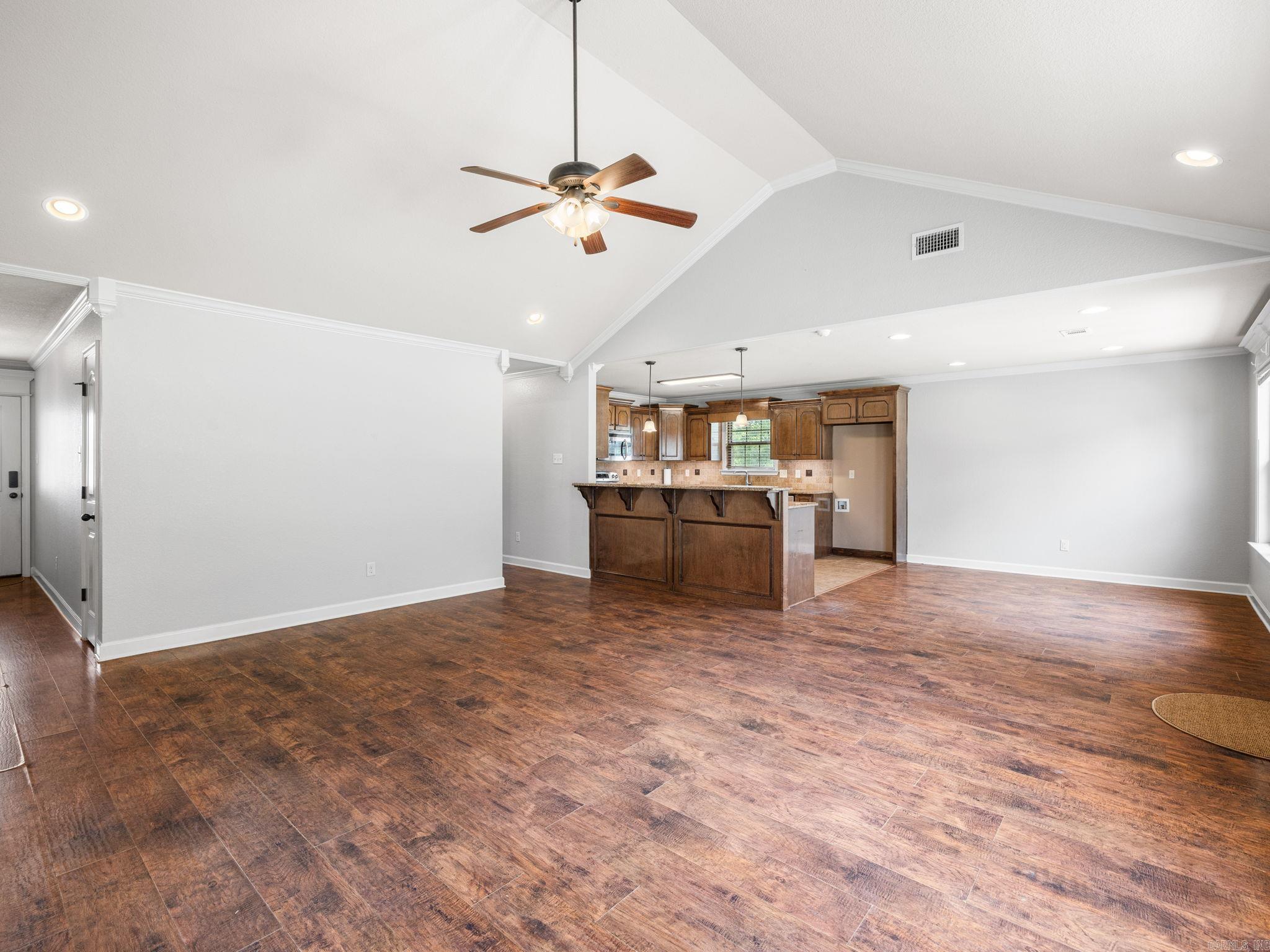 353 Cinel Loop Property Photo 11