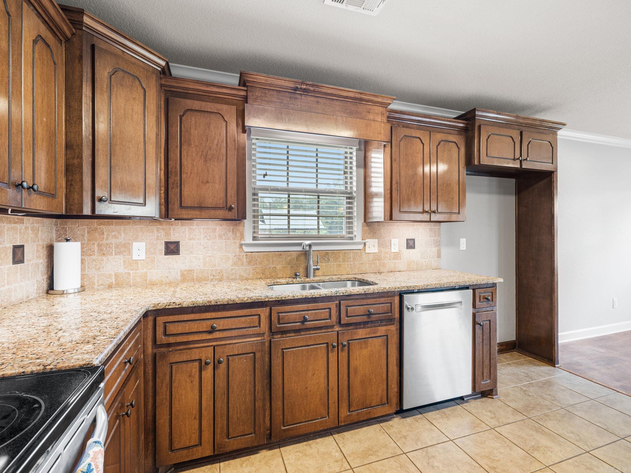 353 Cinel Loop Property Photo 13