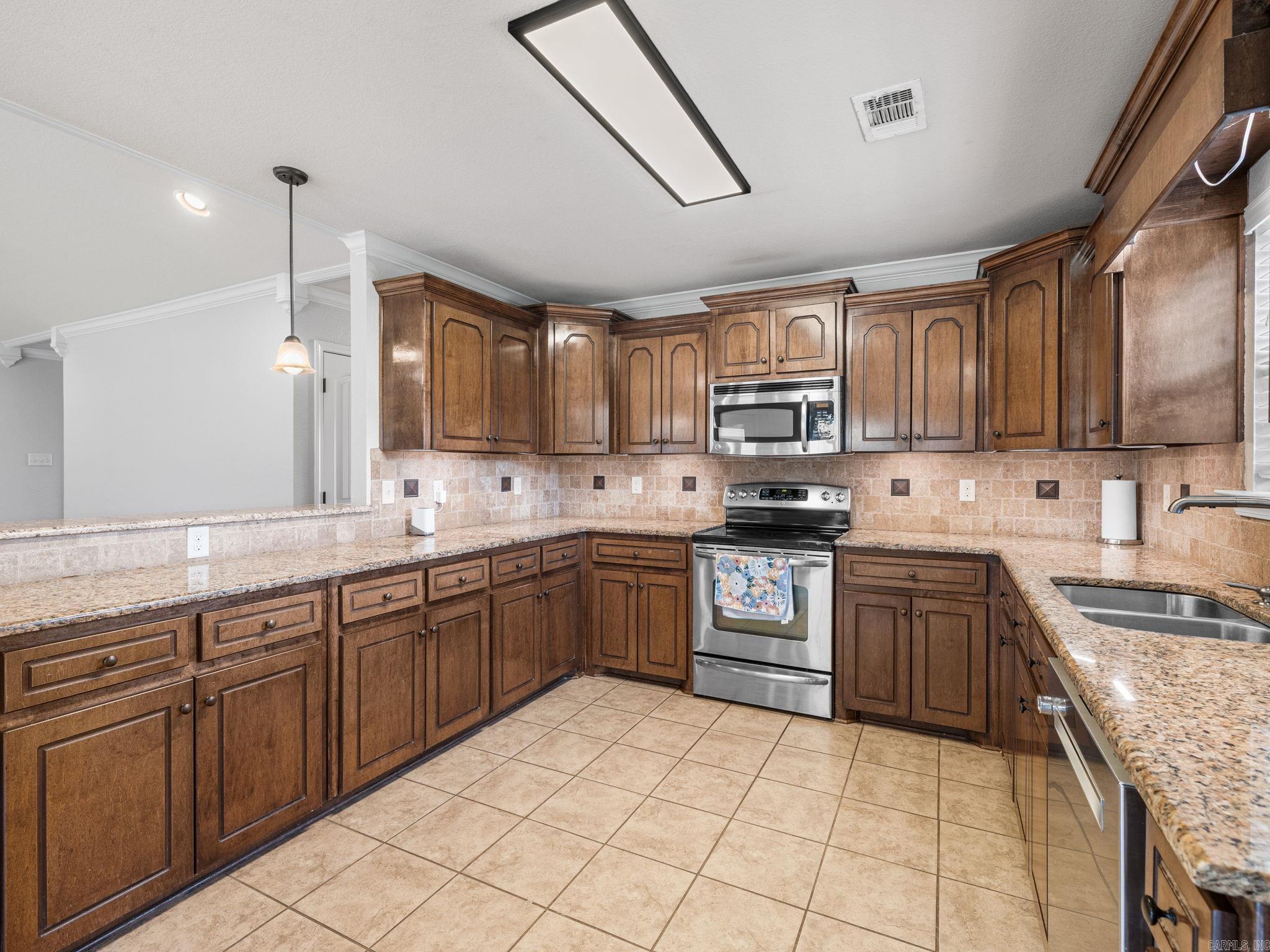 353 Cinel Loop Property Photo 14