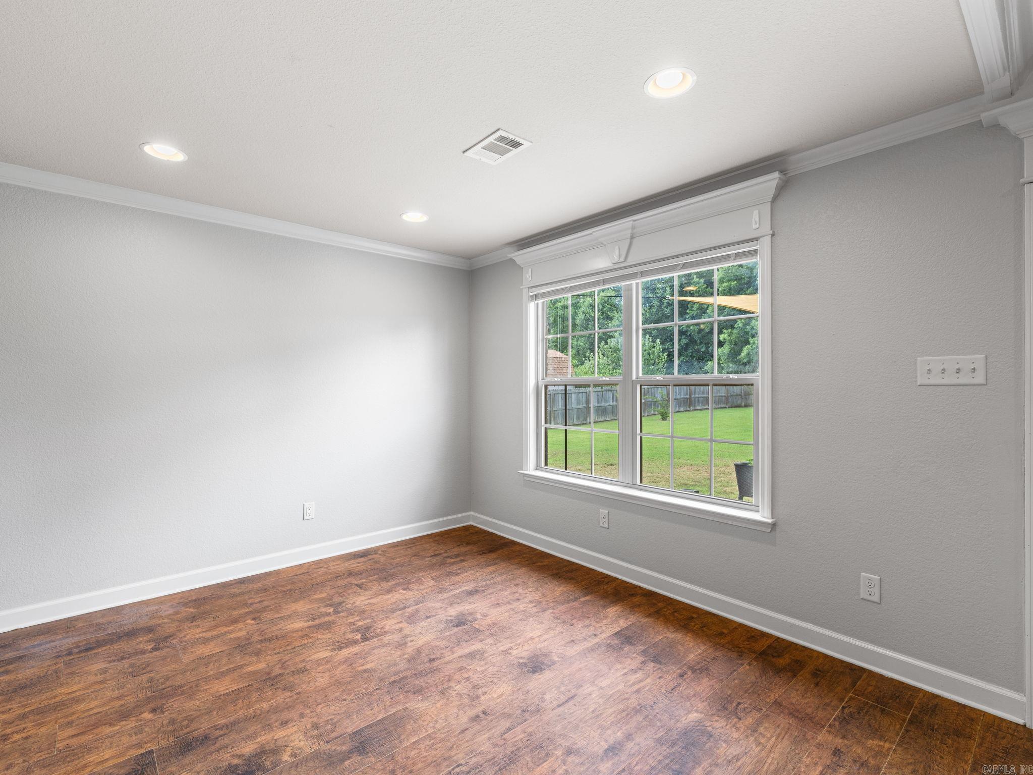 353 Cinel Loop Property Photo 15