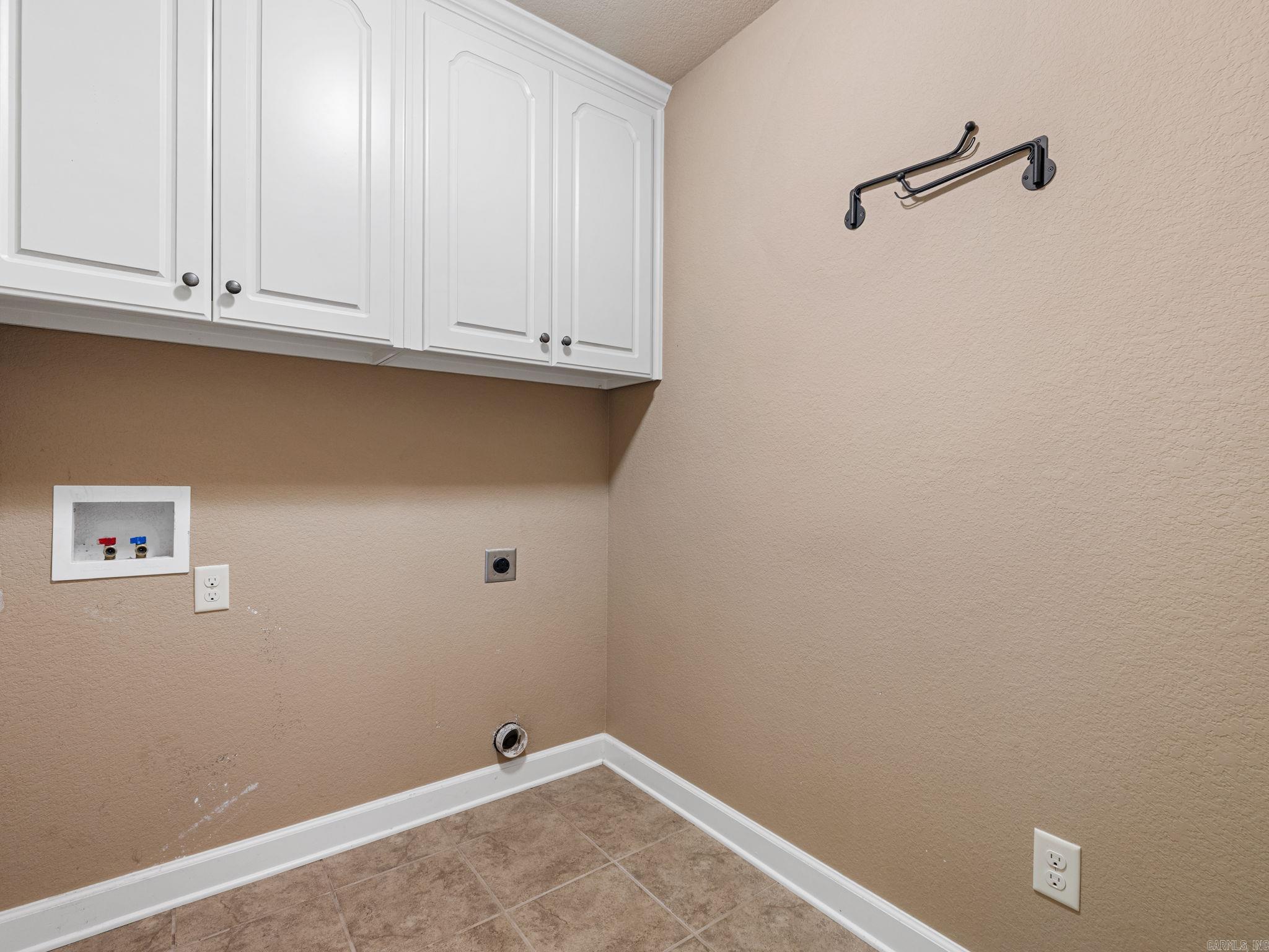 353 Cinel Loop Property Photo 22