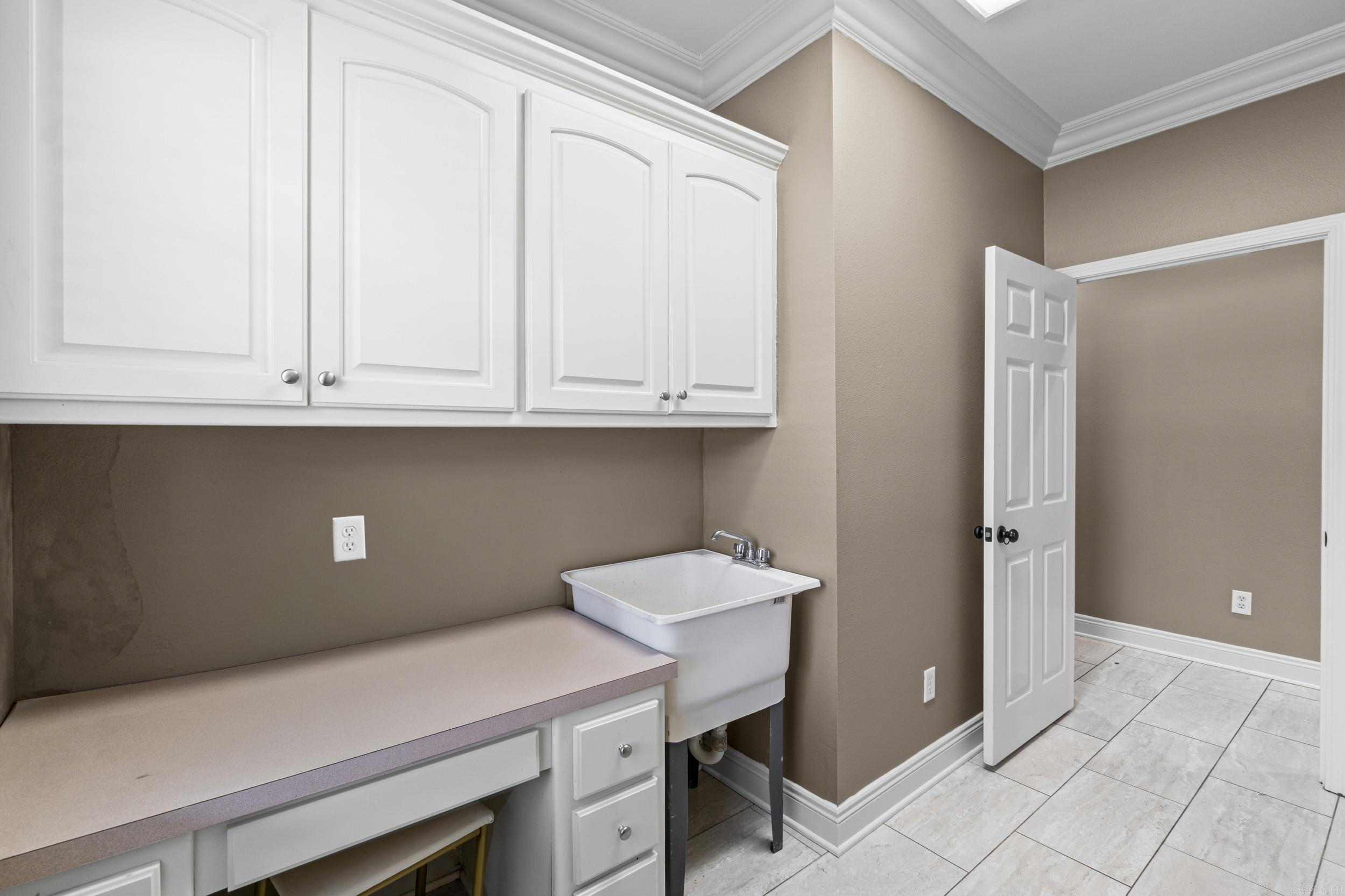 5014 Congressional Drive Property Photo 24