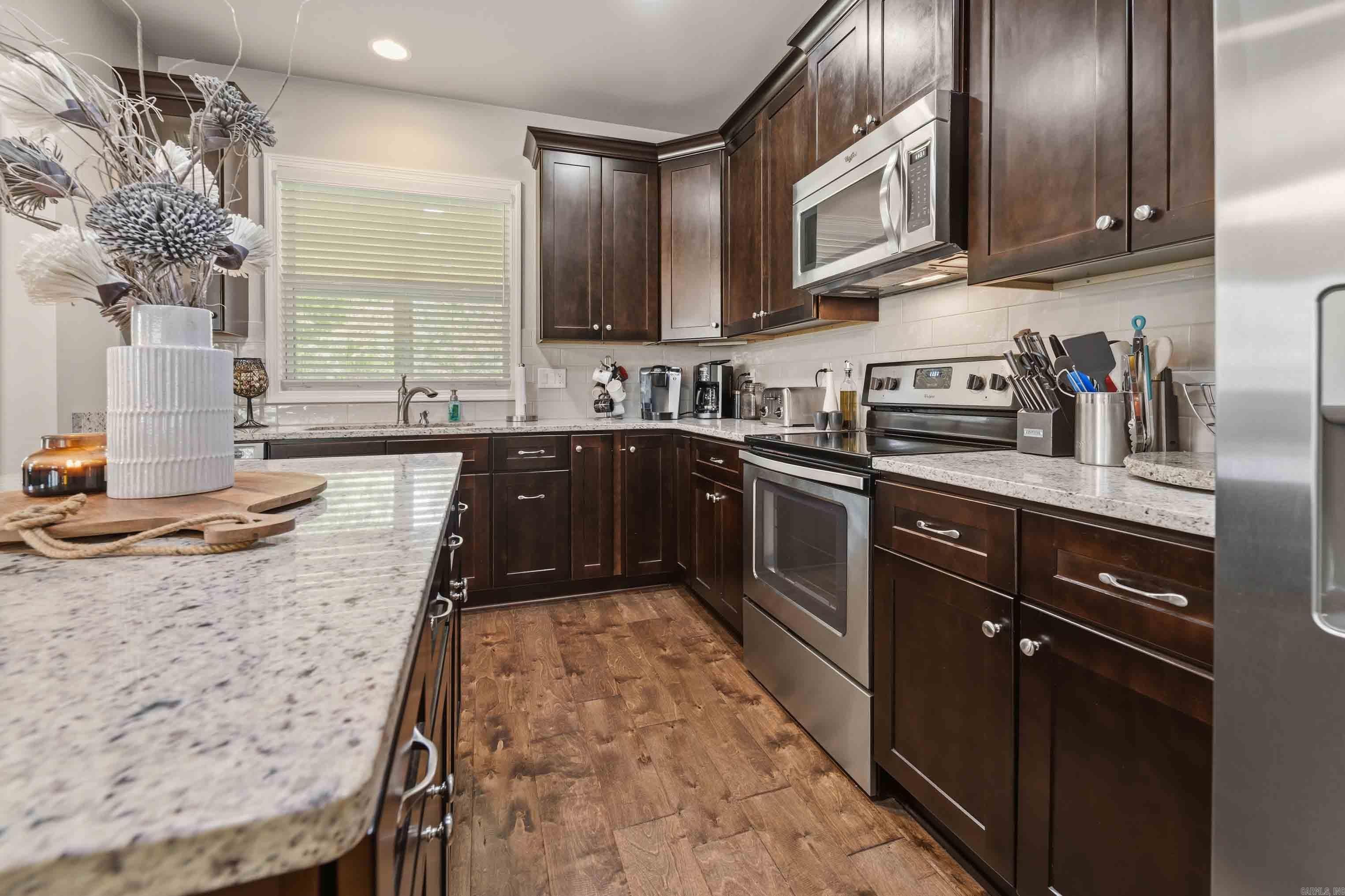 8 Brighton Pointe Ln Property Photo 9