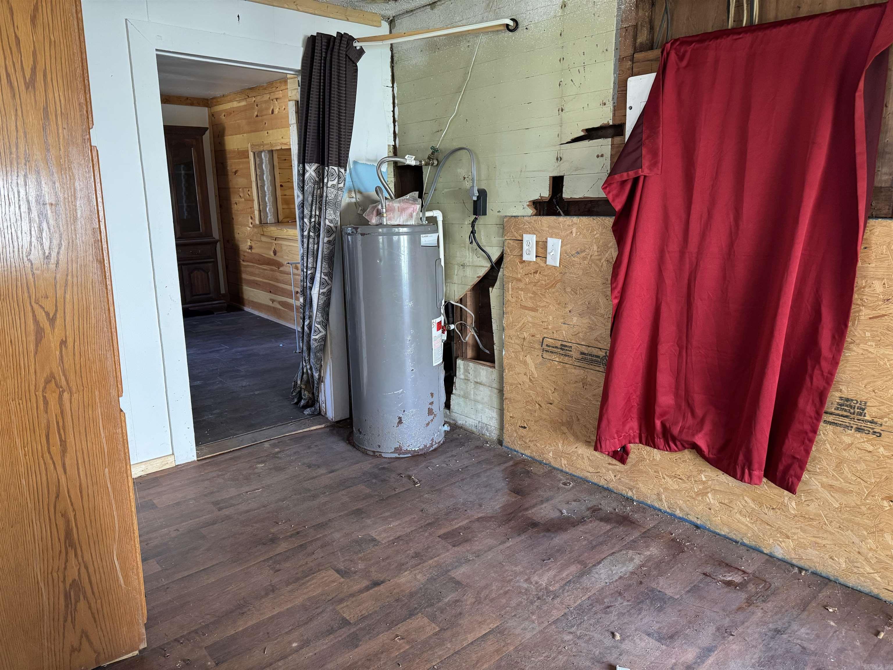 405 N Elm Street Property Photo 11