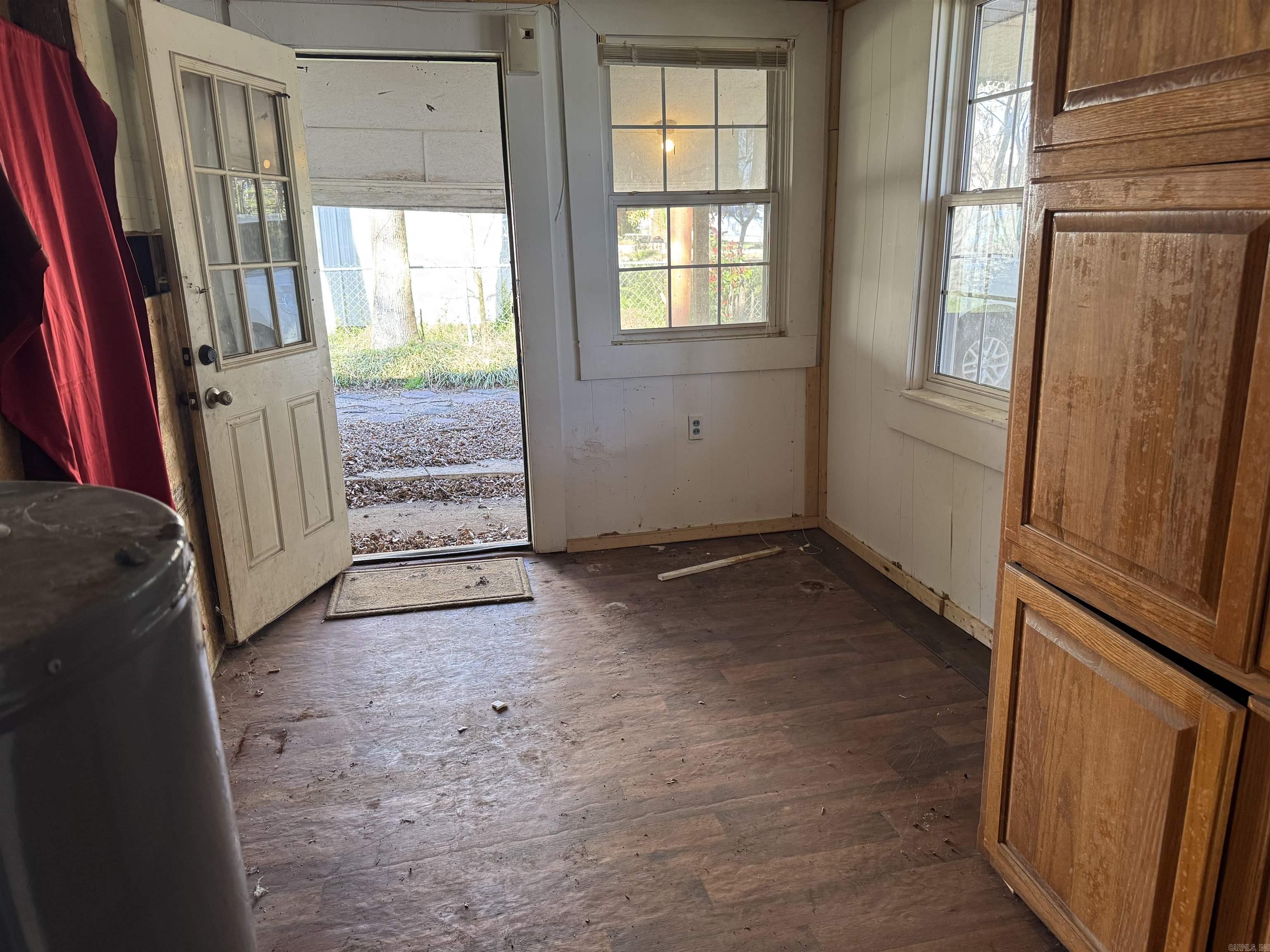 405 N Elm Street Property Photo 12