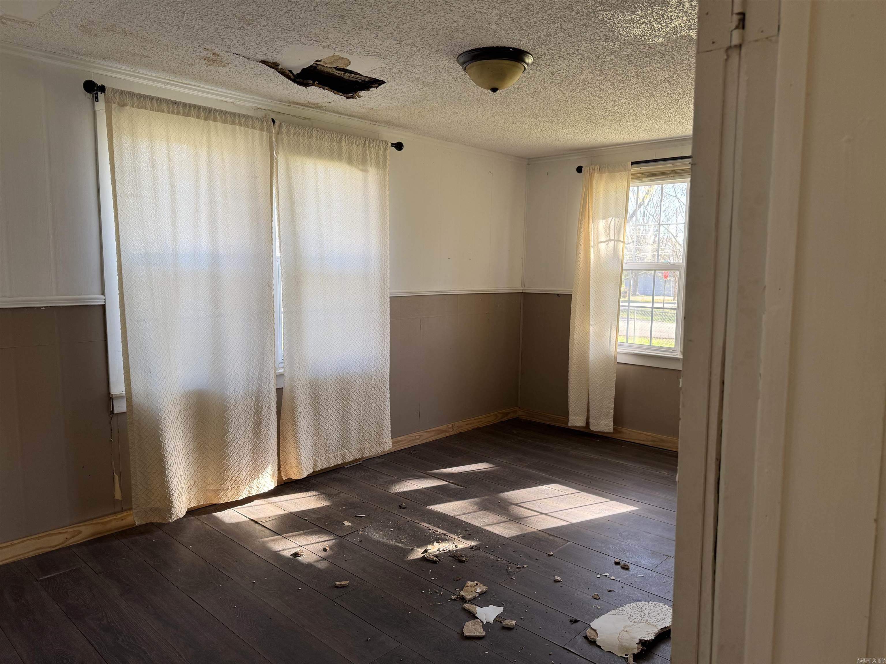 405 N Elm Street Property Photo 19