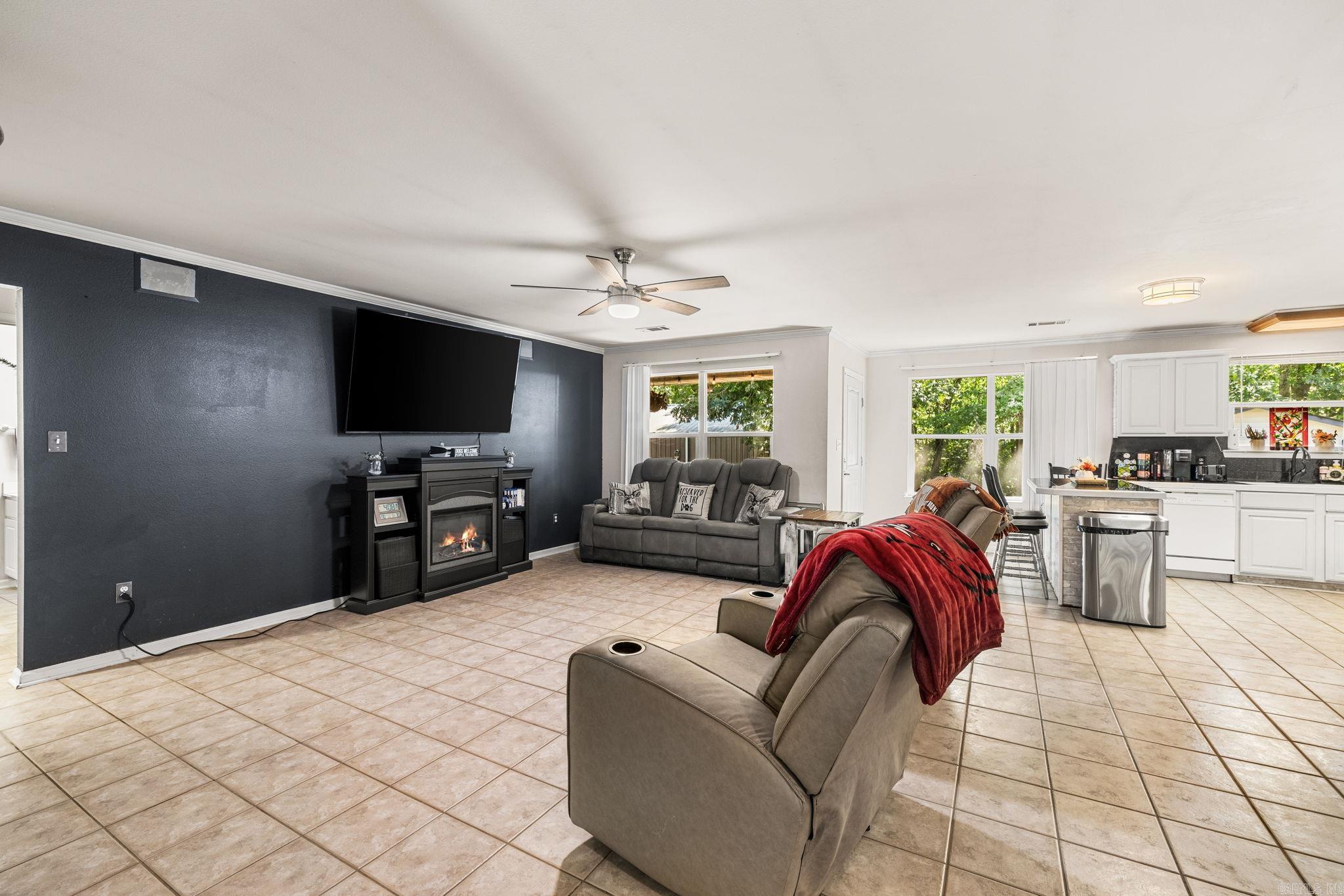 10823 Wyllia Road Property Photo 6