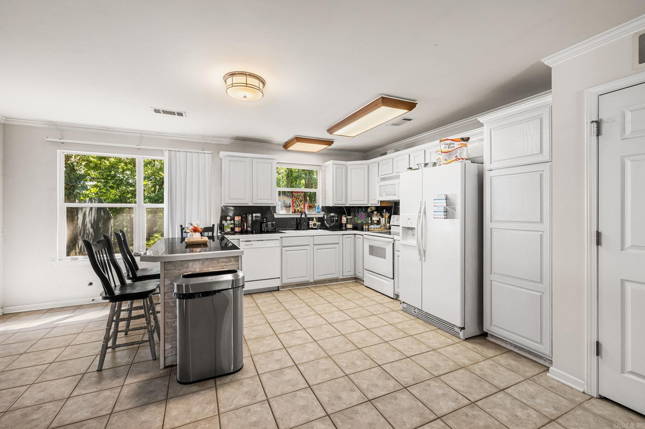 10823 Wyllia Road Property Photo 11