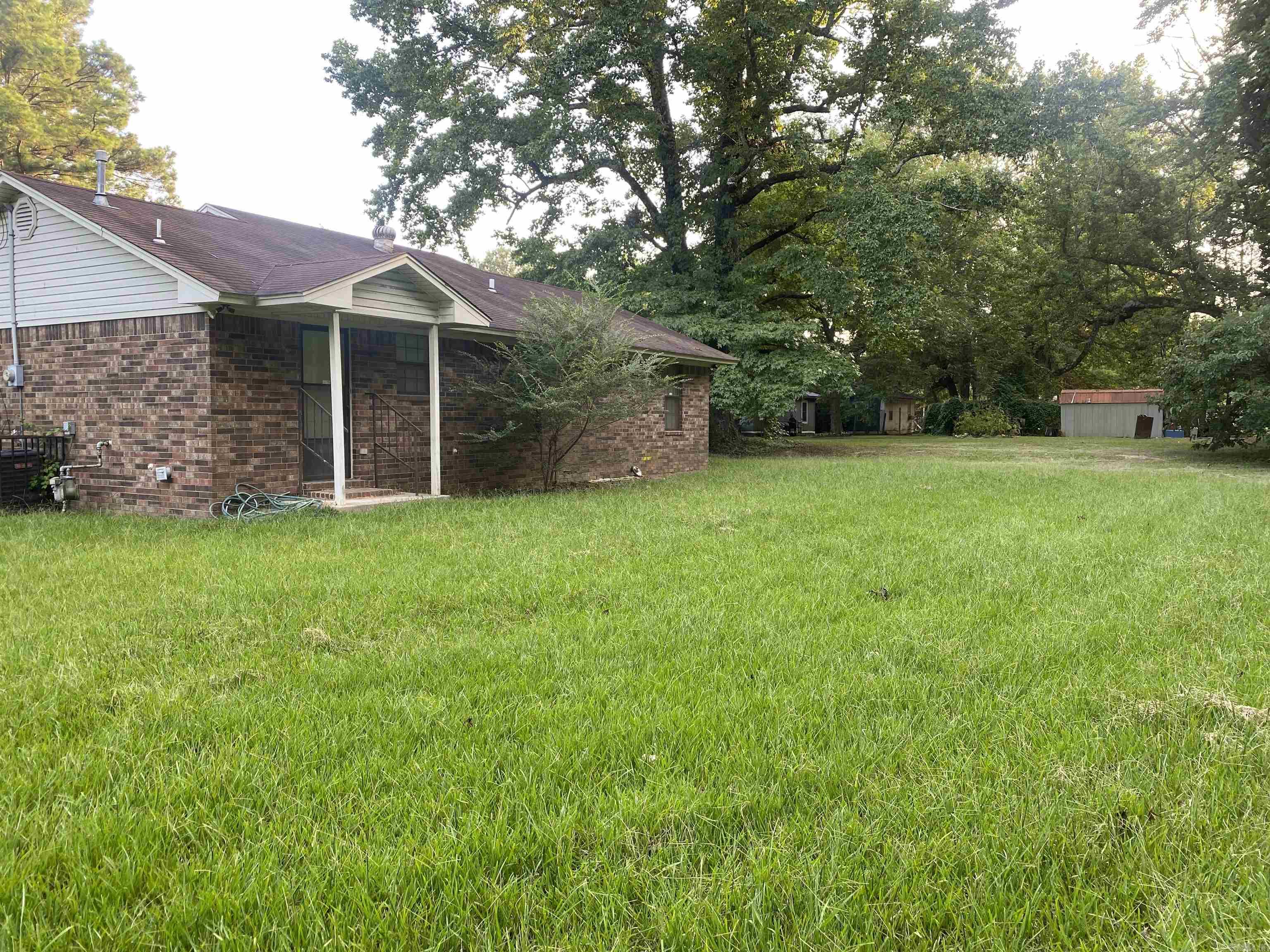 1223 E 28th Avenue Property Photo 5