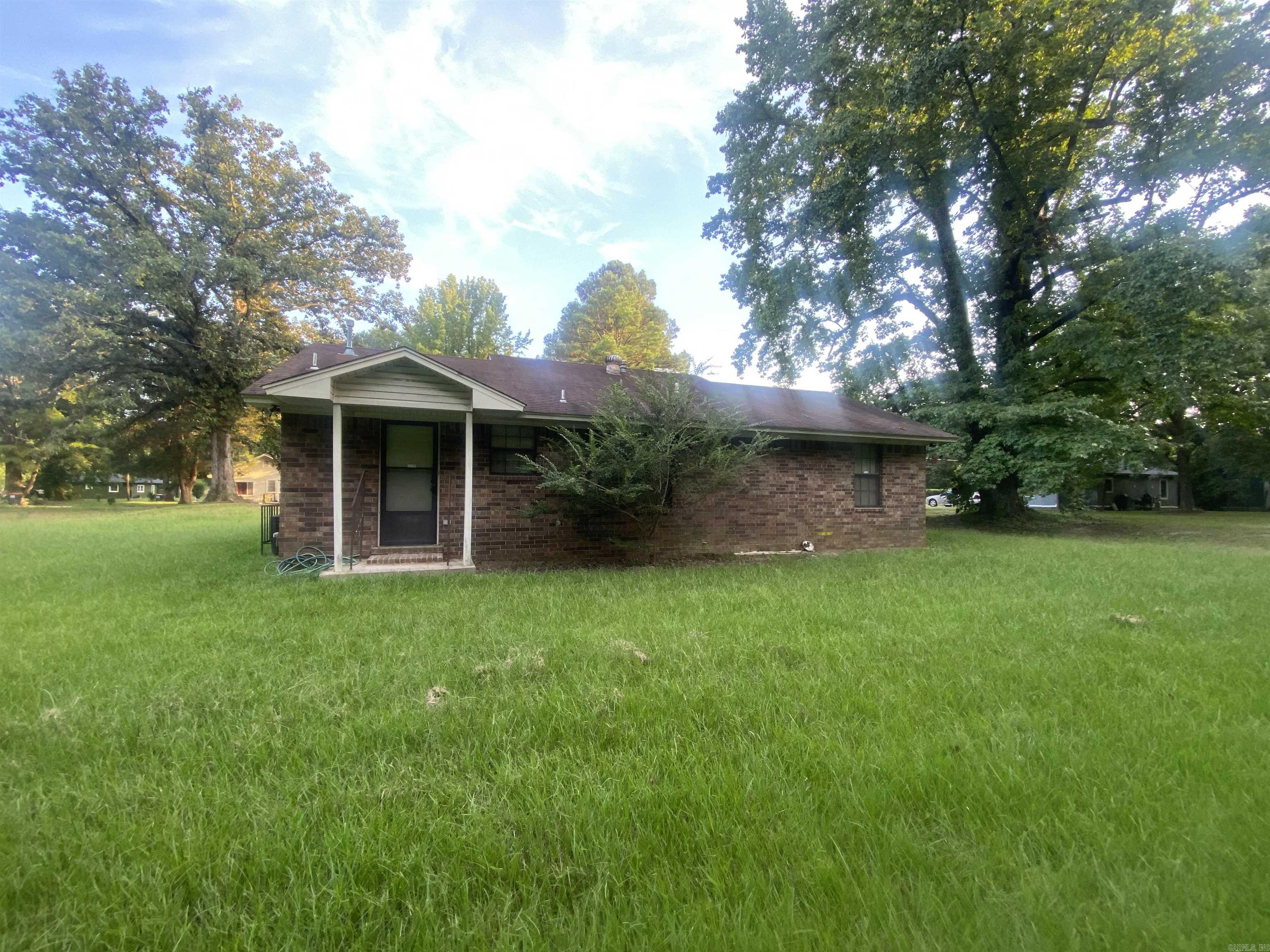 1223 E 28th Avenue Property Photo 6