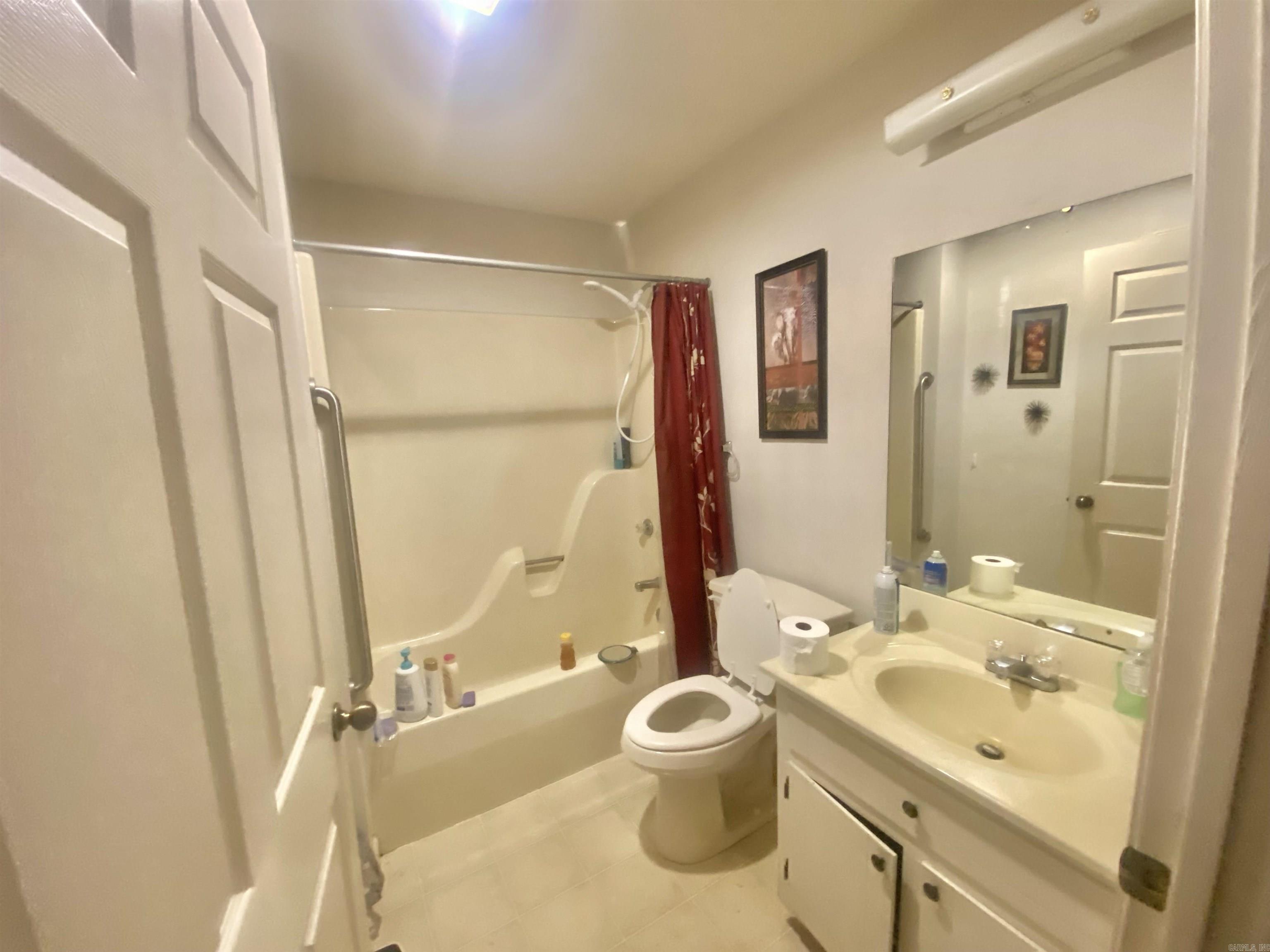 1223 E 28th Avenue Property Photo 17