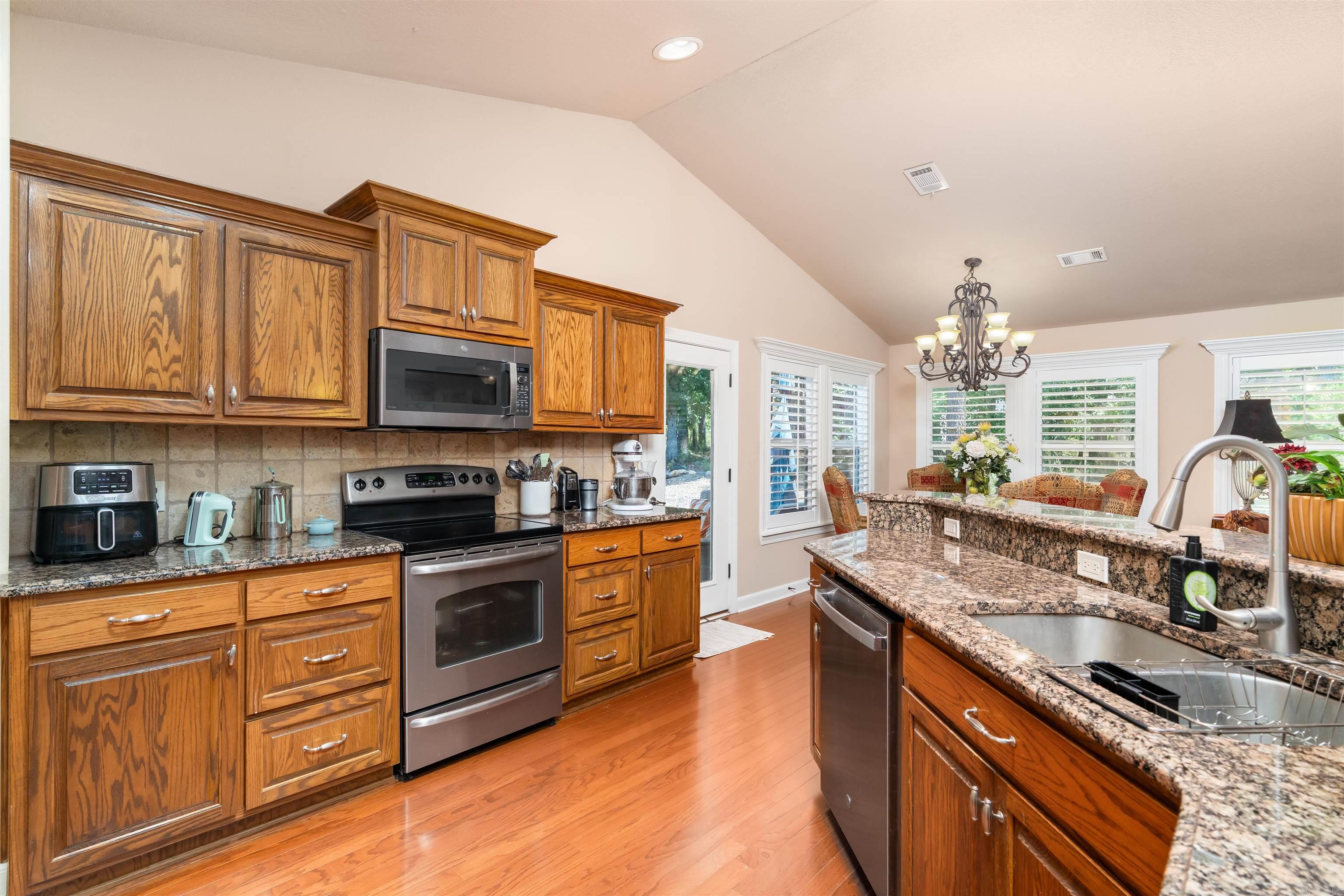 26 Jardin Way Property Photo 13