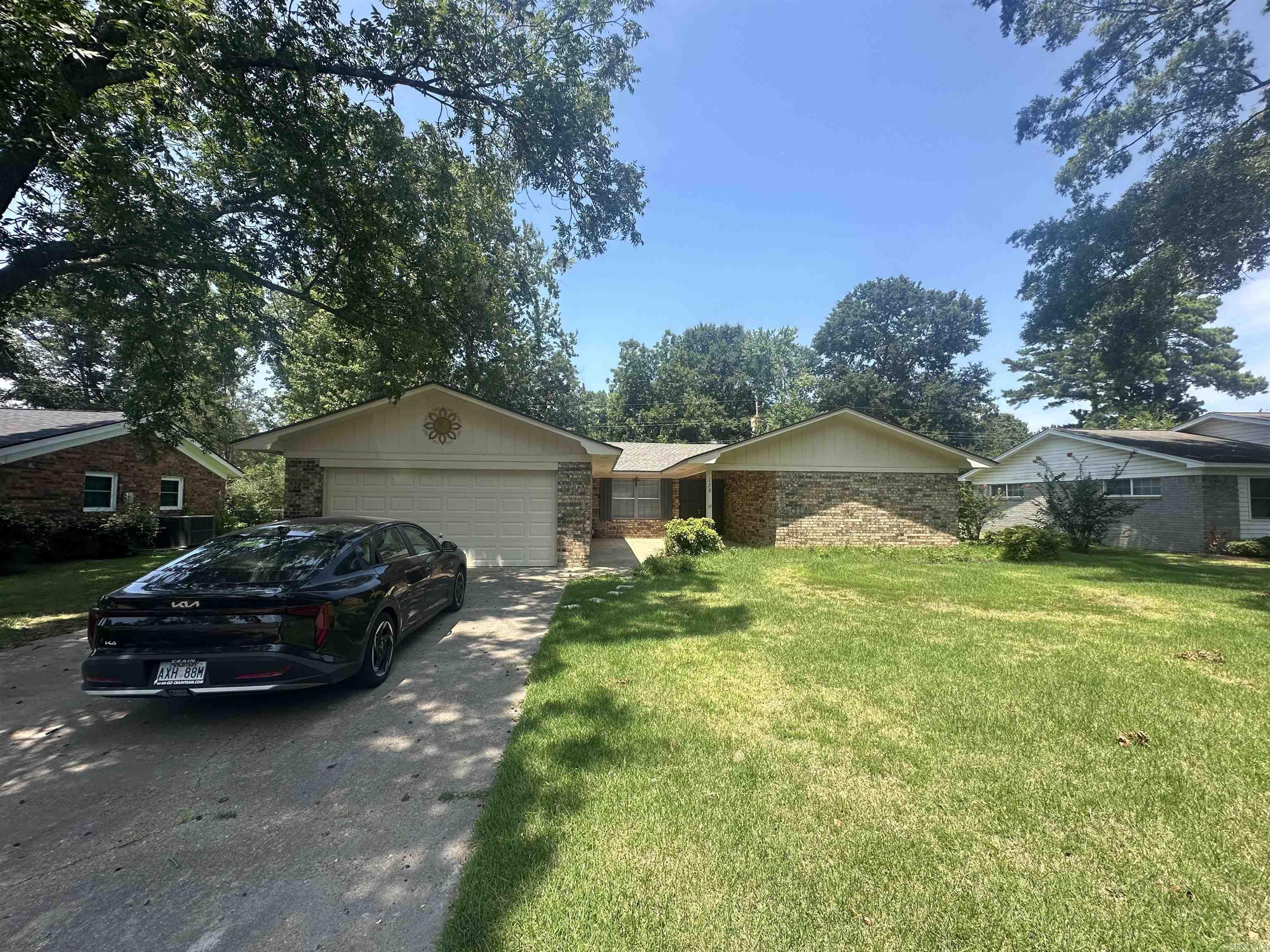 120 Apache Drive Property Photo 1