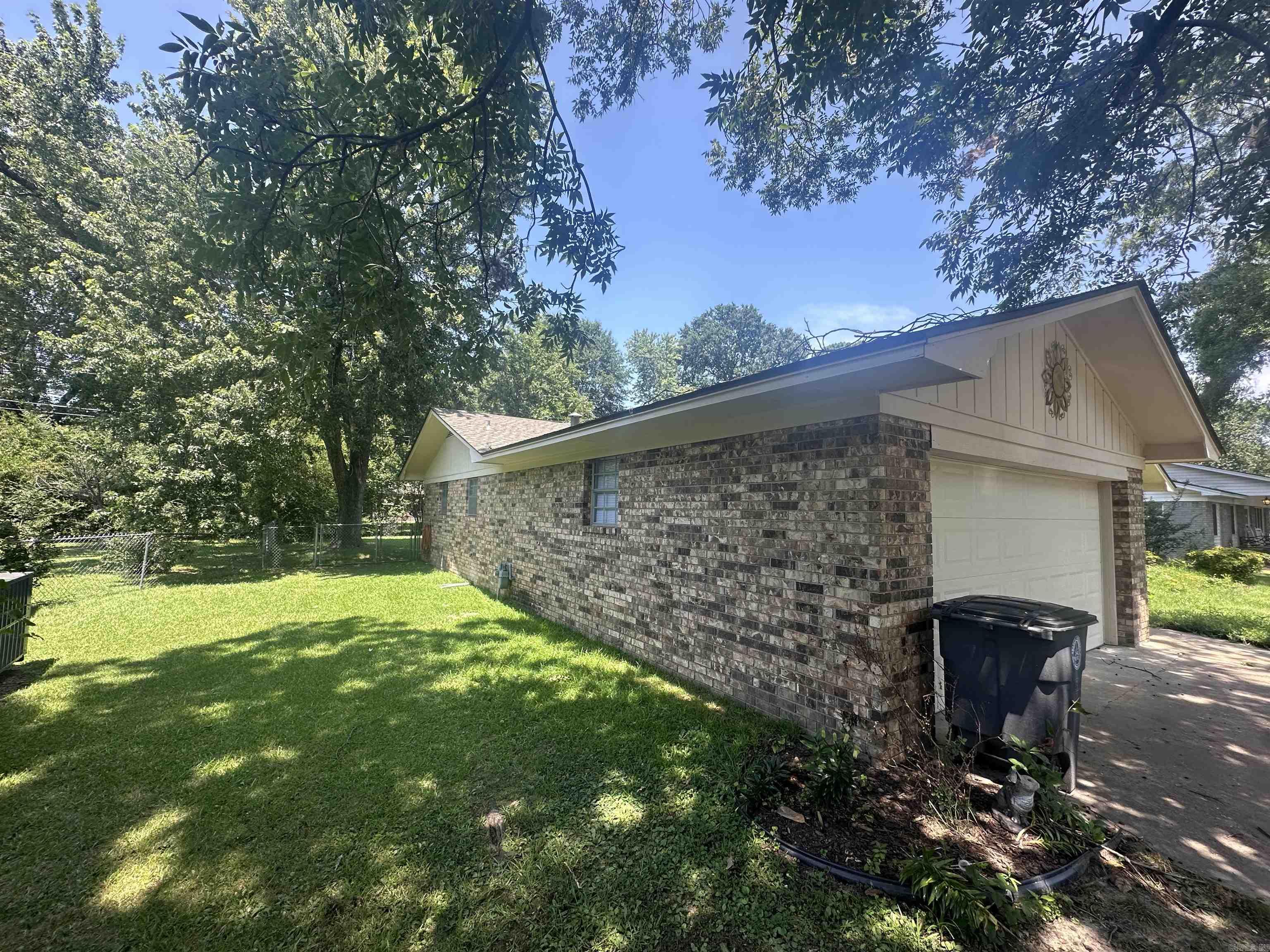 120 Apache Drive Property Photo 2