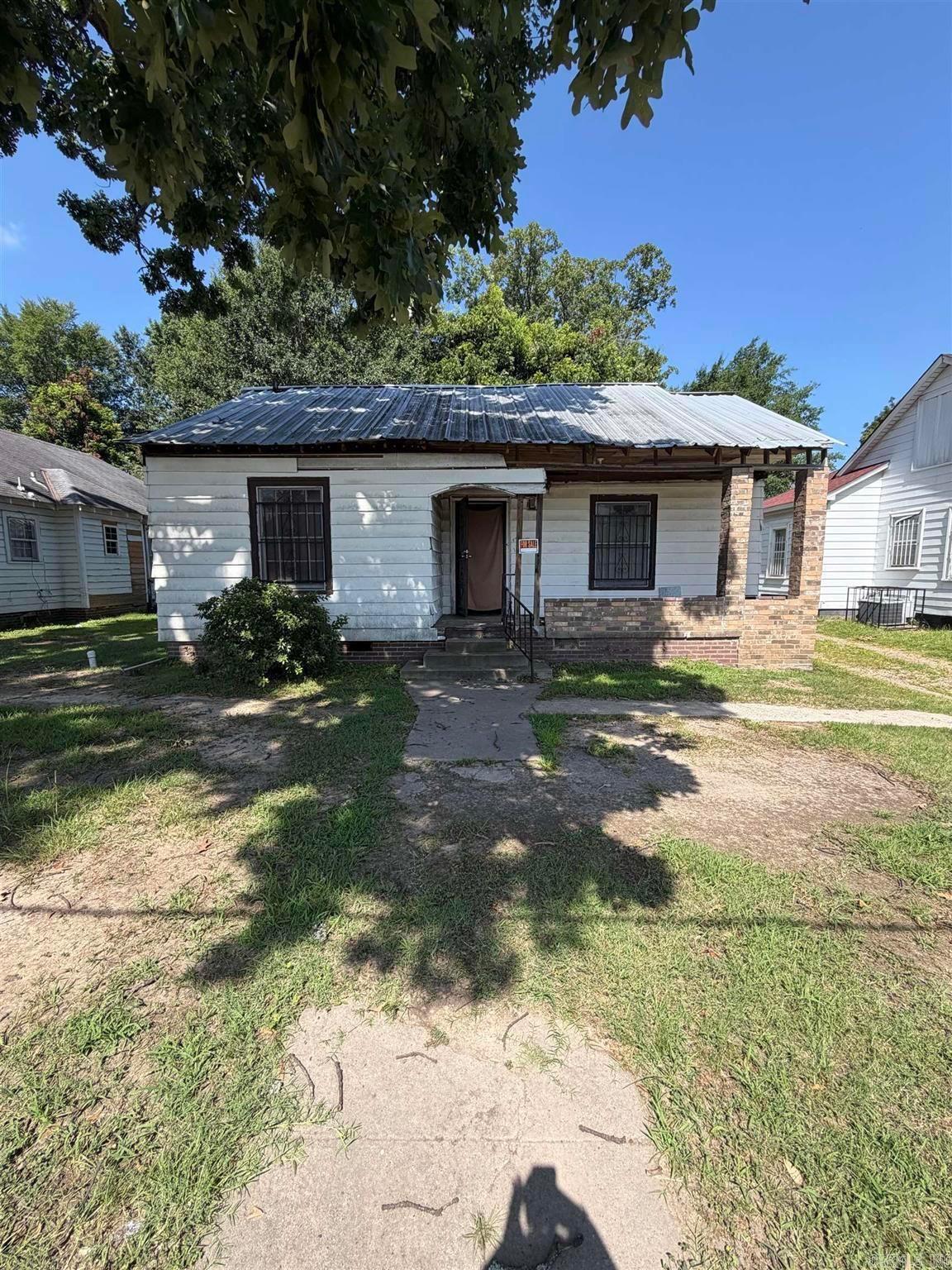 1926 S Olive Street Property Photo 1