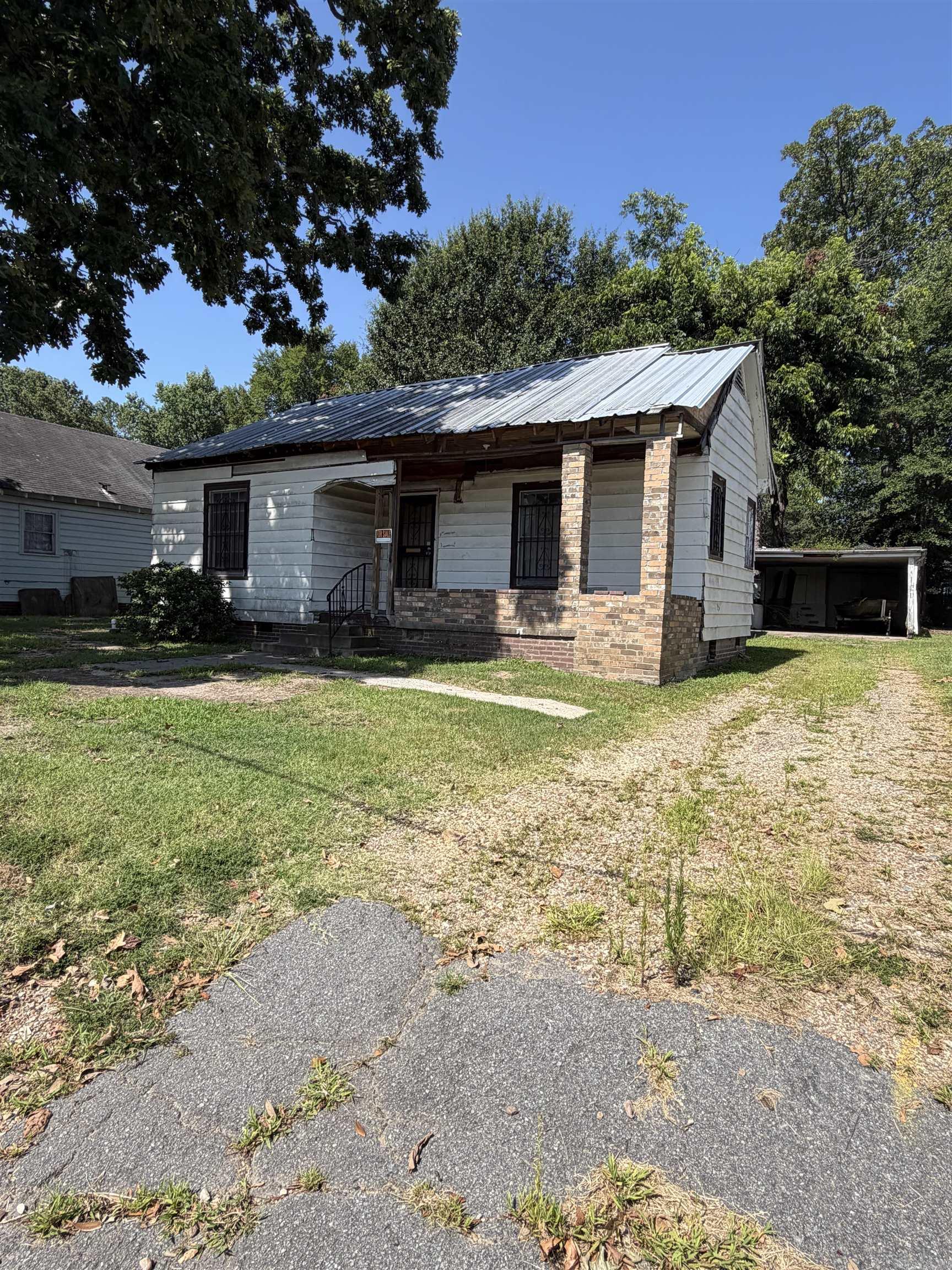 1926 S Olive Street Property Photo 5