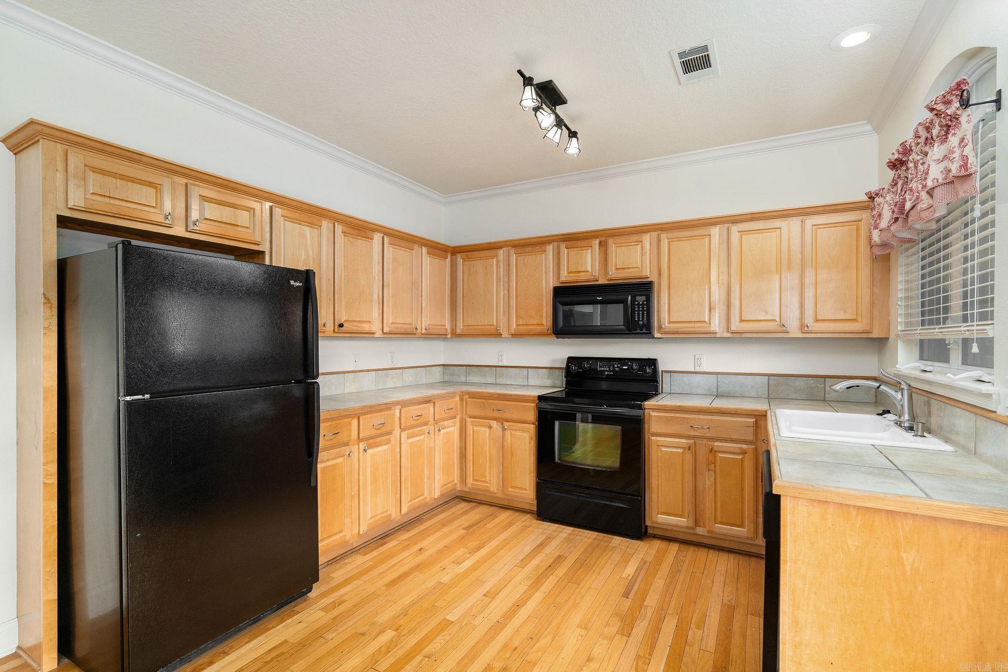 153 Shady Woods Court Property Photo 11