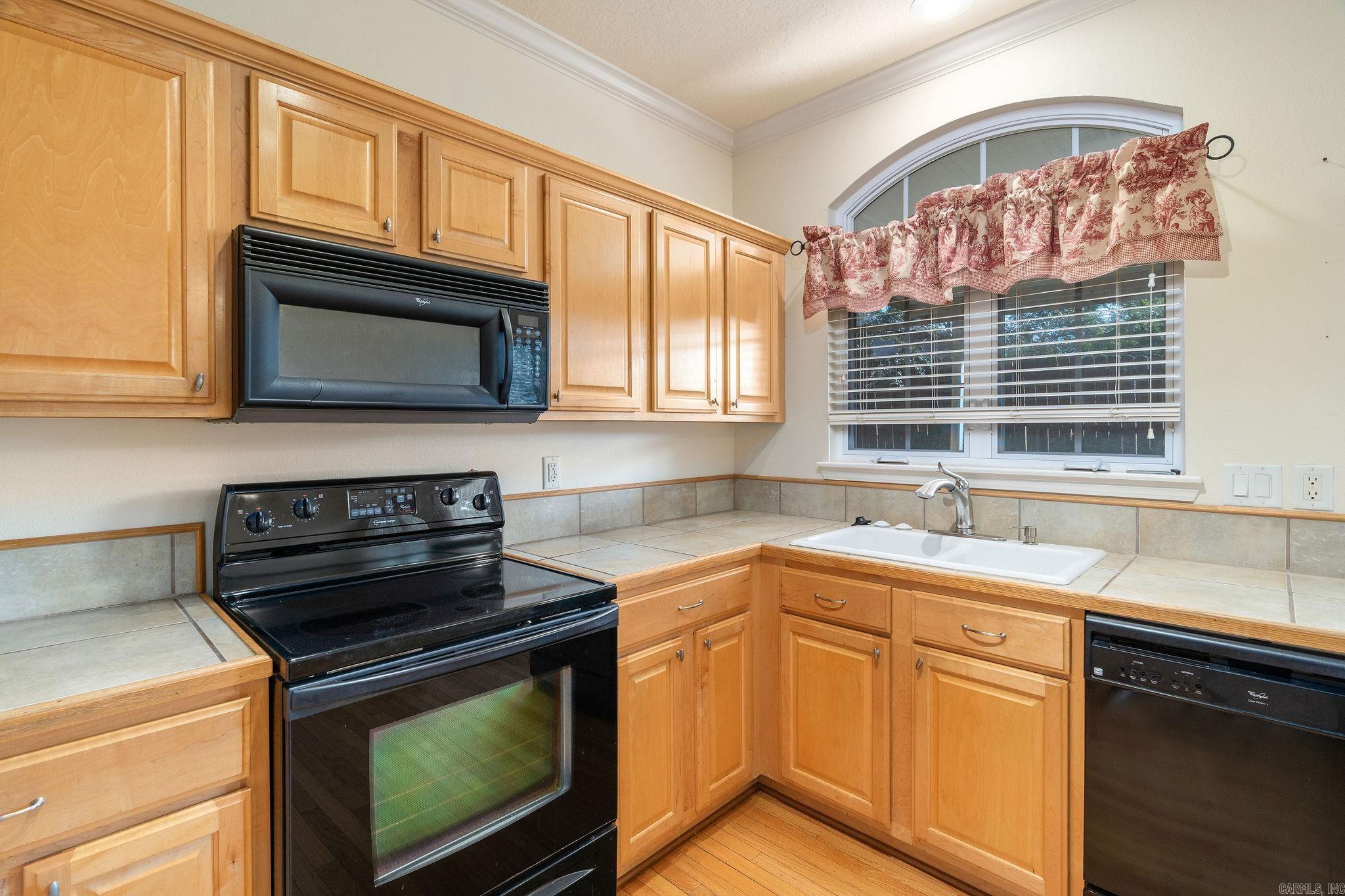 153 Shady Woods Court Property Photo 12