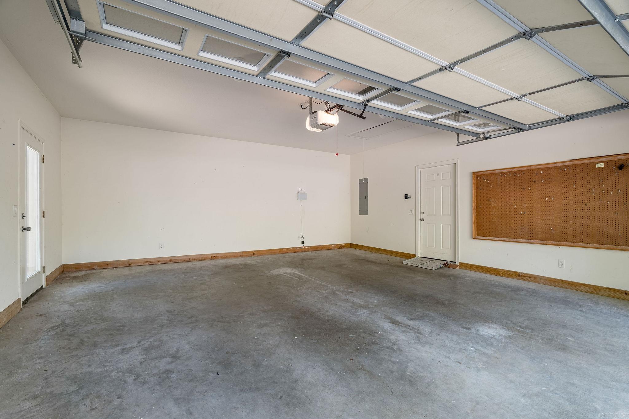 153 Shady Woods Court Property Photo 33