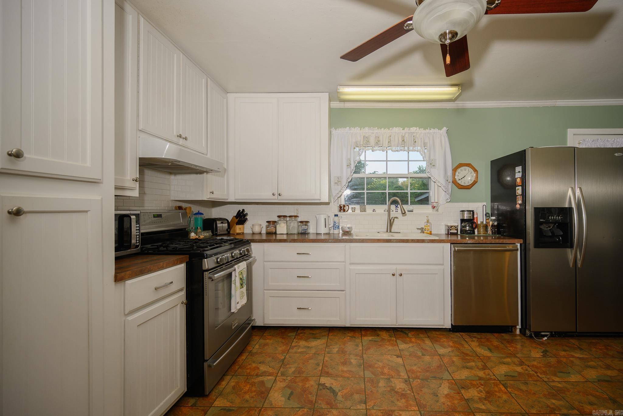 1301 Reeves Ave Property Photo 9