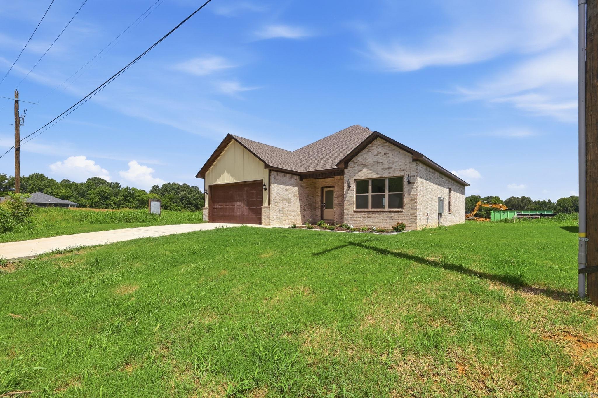 203 E Florida Street Property Photo 6