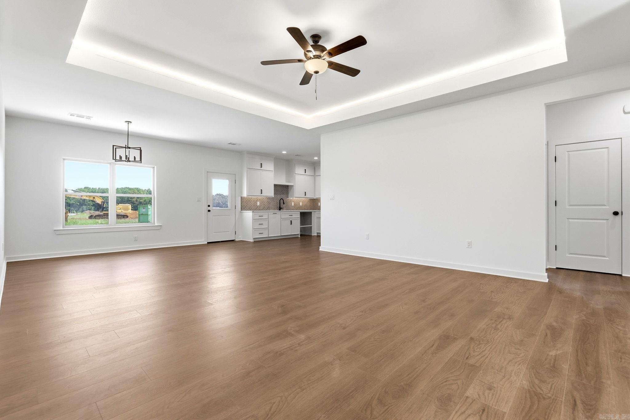 203 E Florida Street Property Photo 9