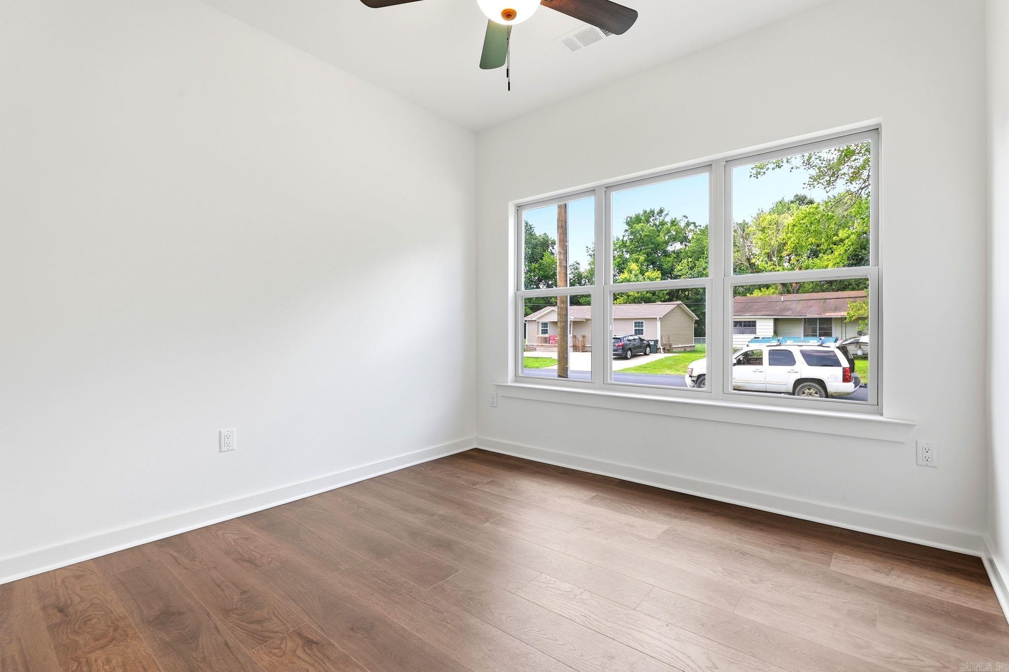 203 E Florida Street Property Photo 31