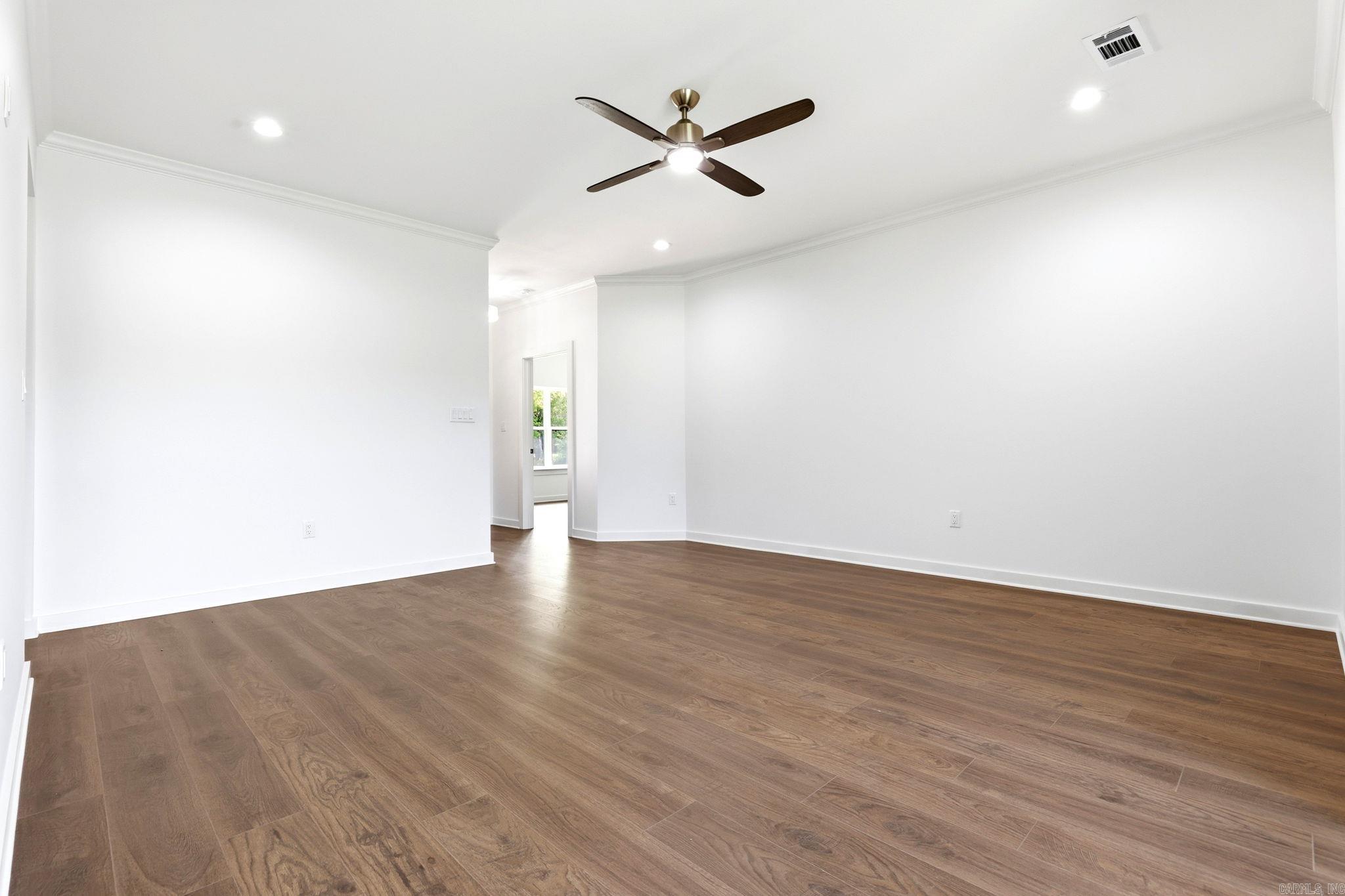205 E Florida Street Property Photo 11