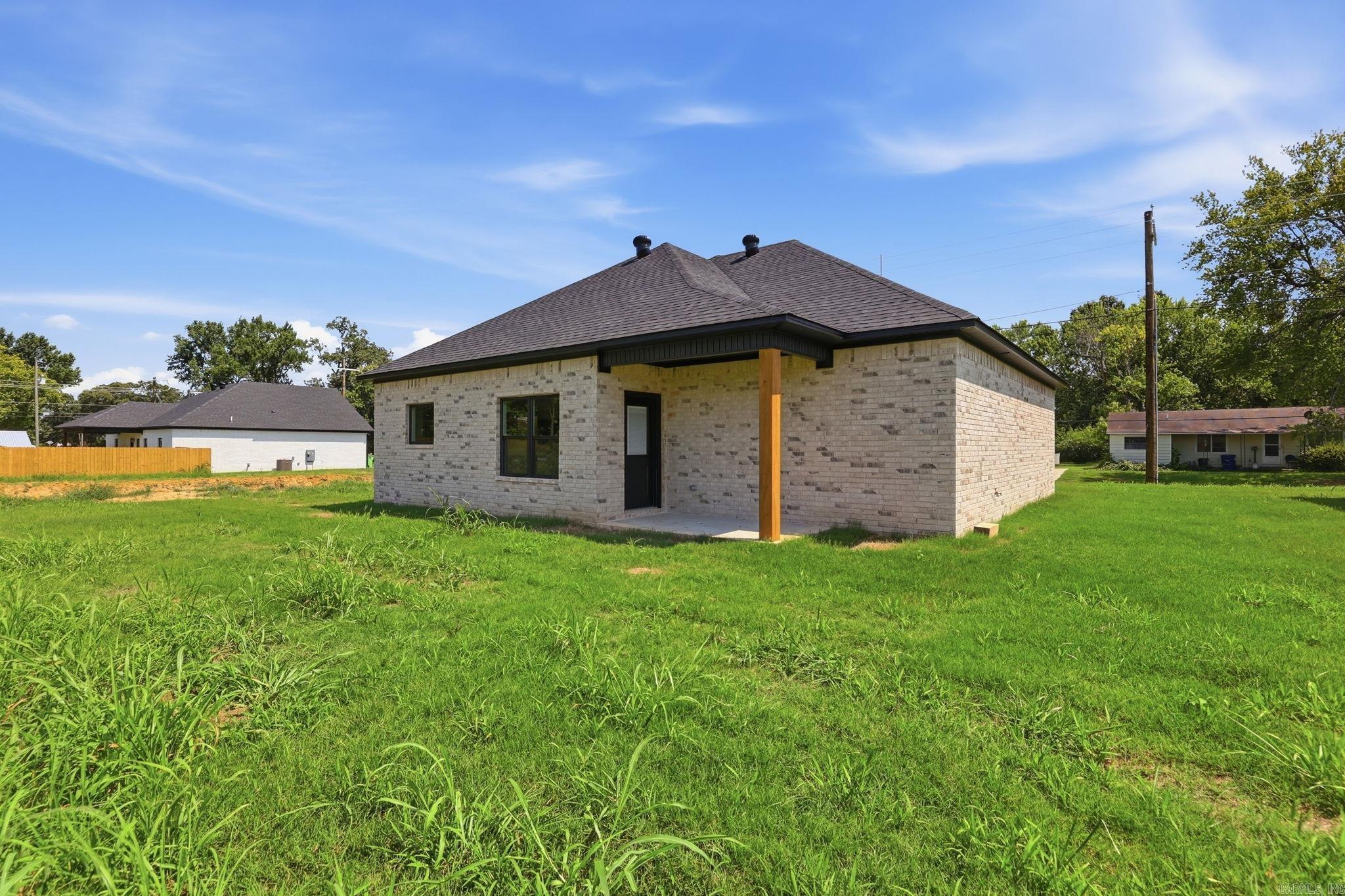 205 E Florida Street Property Photo 43