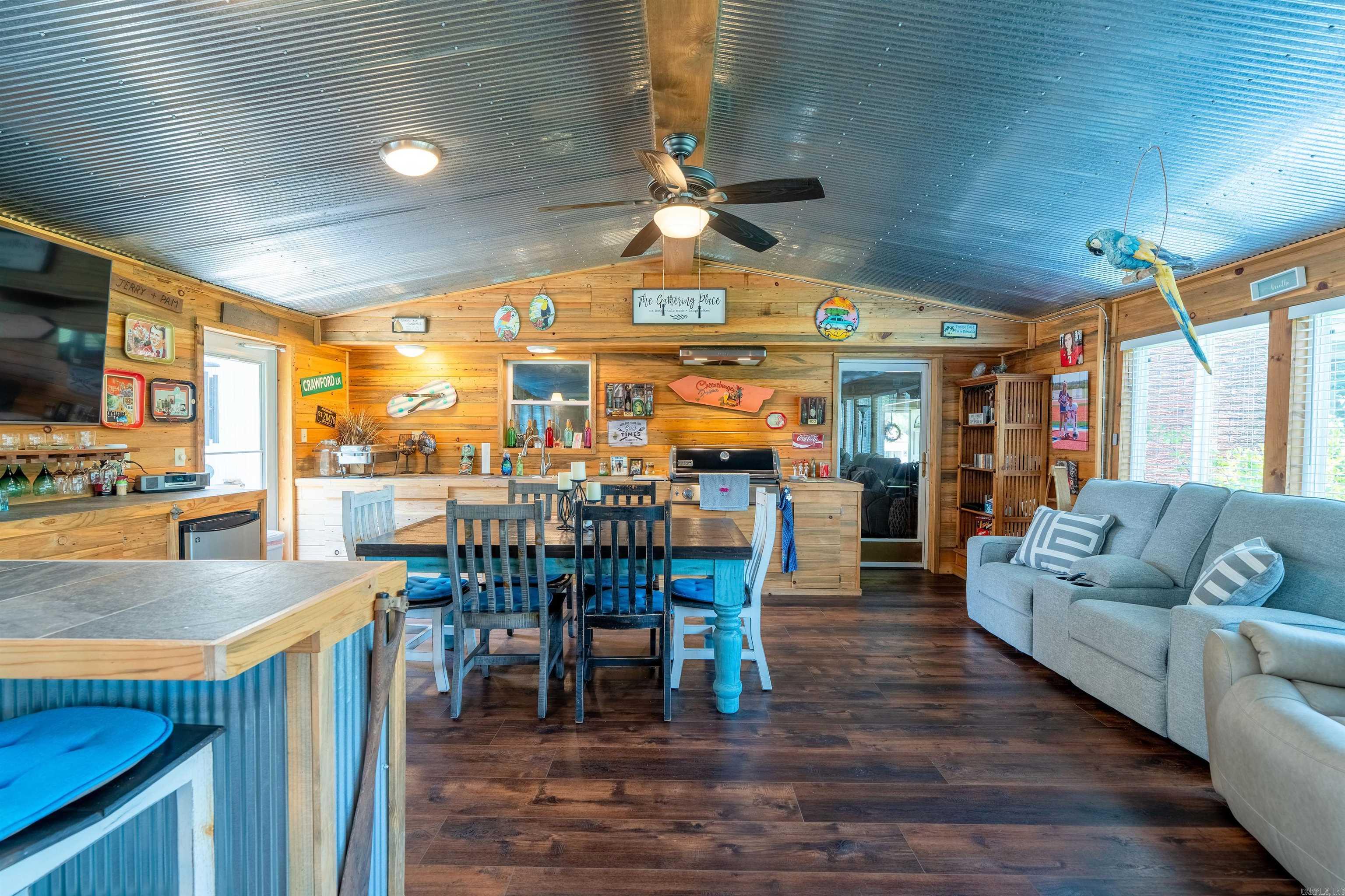 1005 Lakeshore Drive Property Photo 6