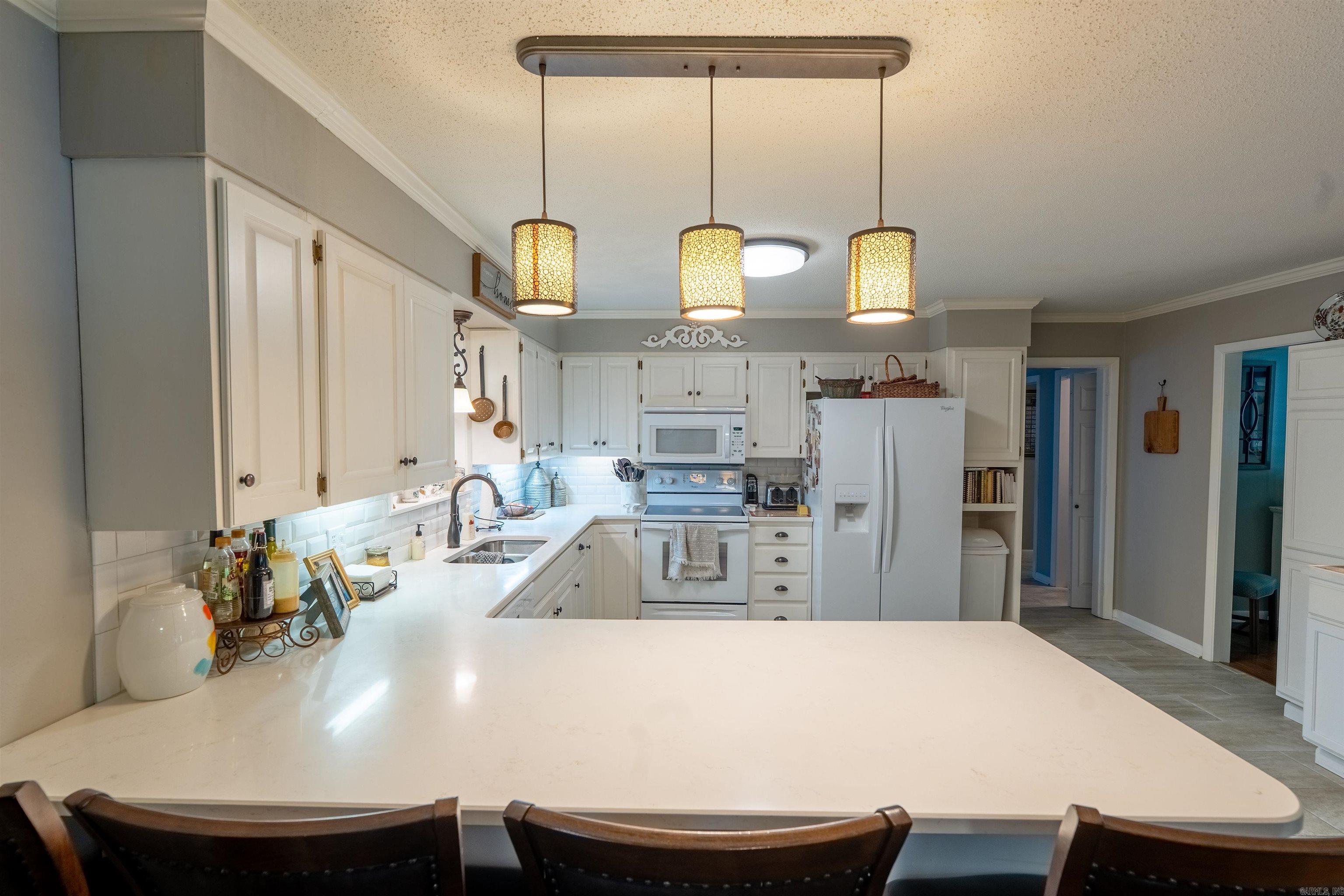 1005 Lakeshore Drive Property Photo 8